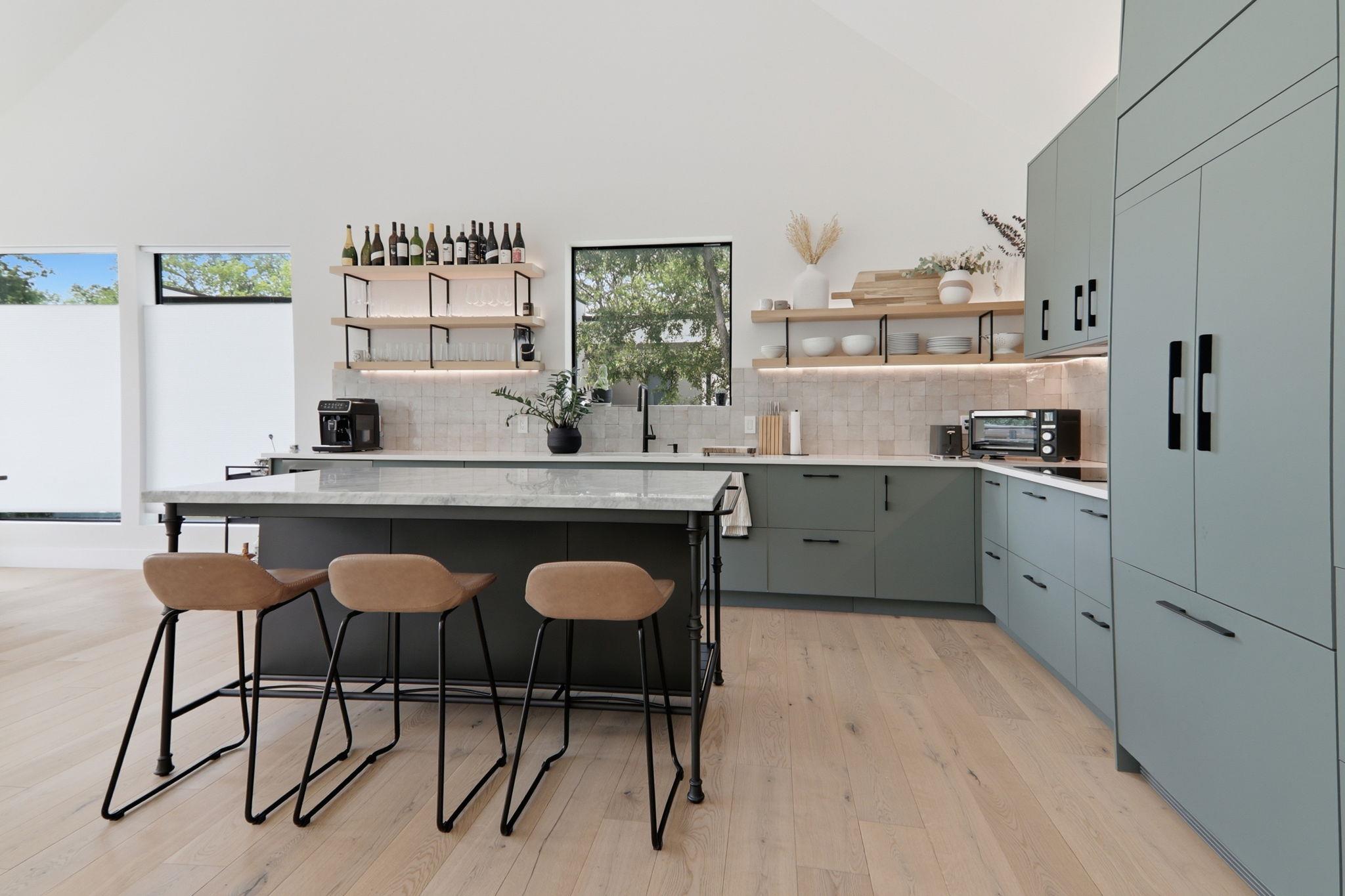 201 Kahana Ln, Bastrop, TX 78602