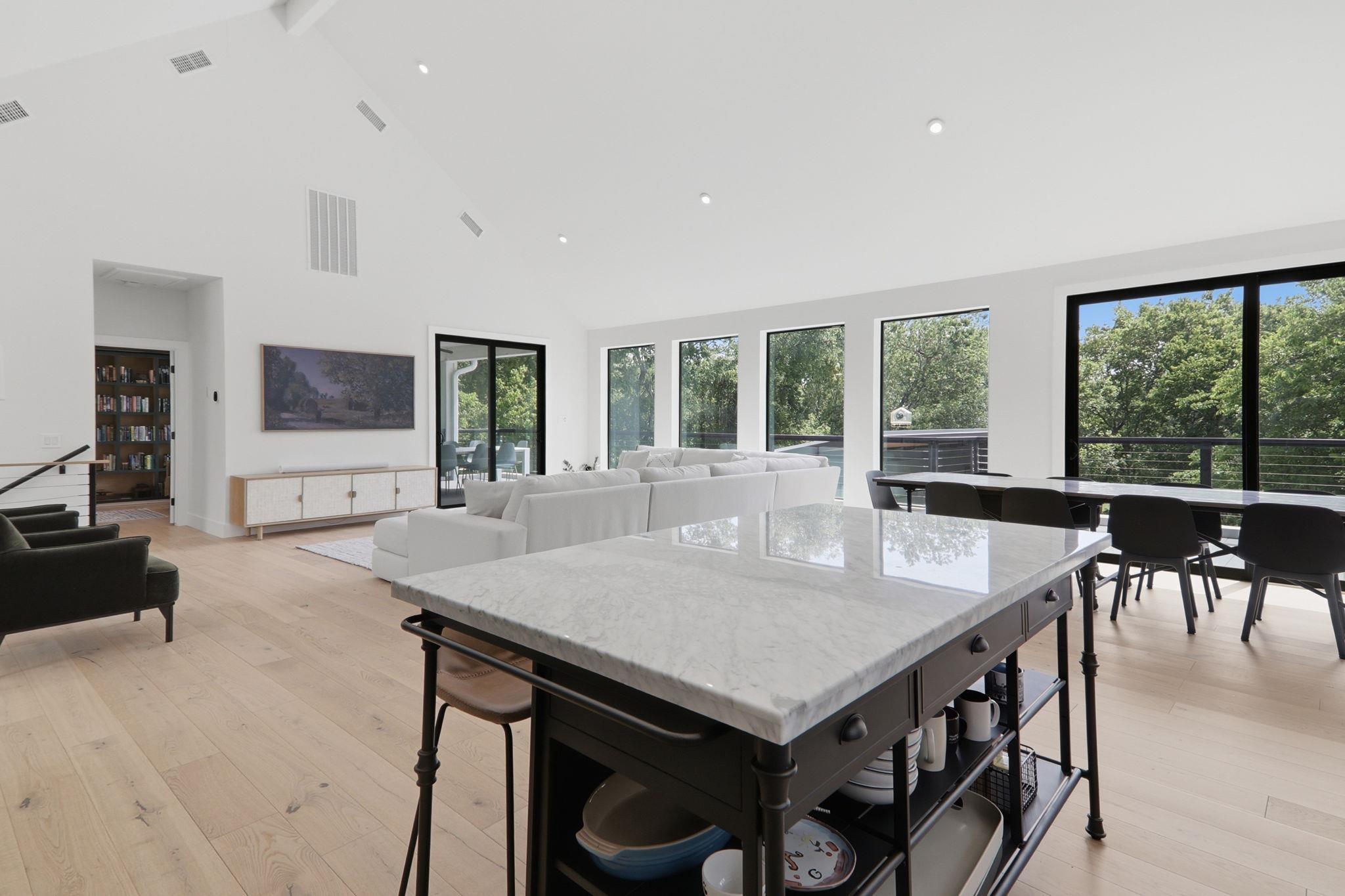 201 Kahana Ln, Bastrop, TX 78602