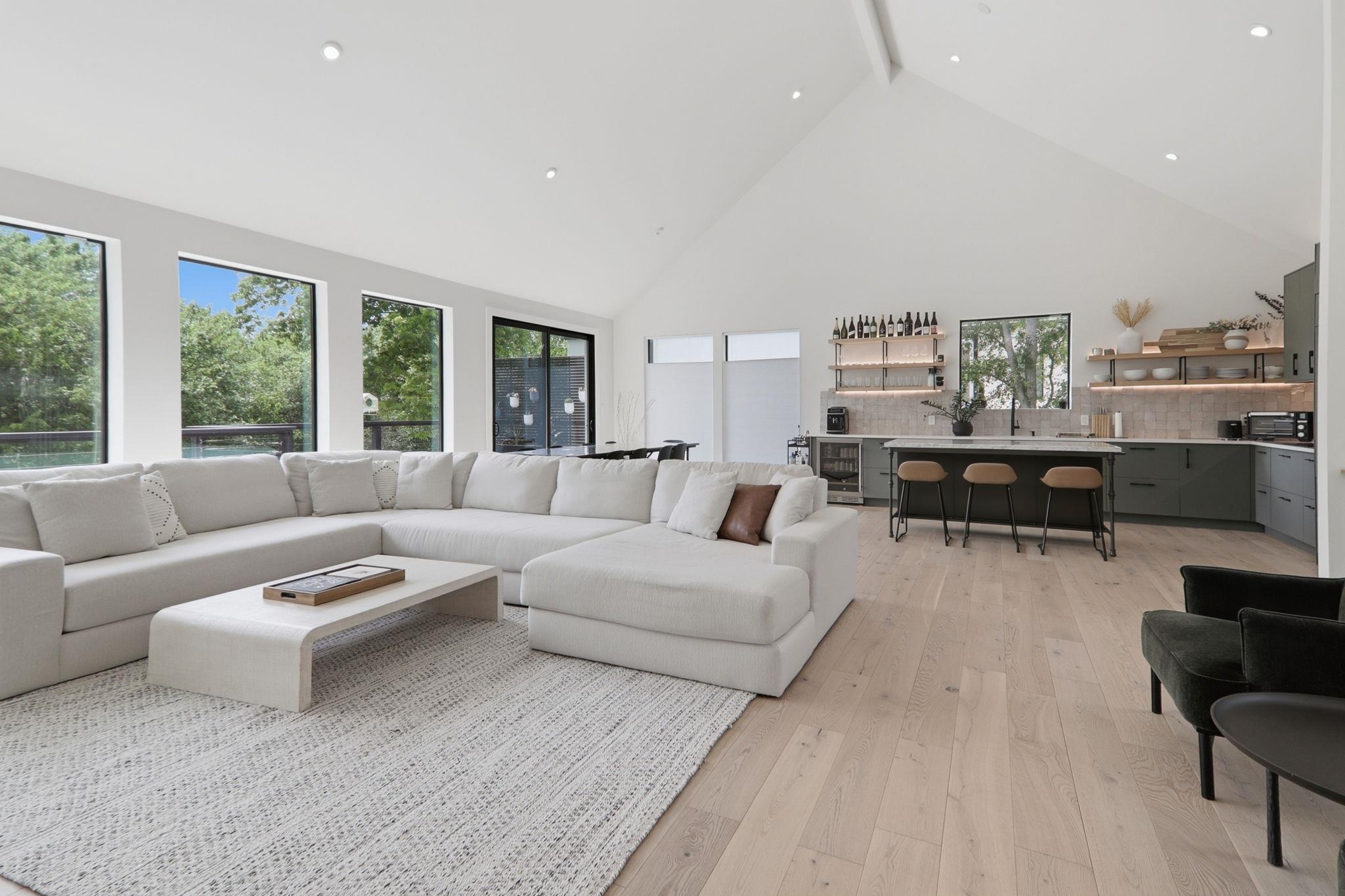 201 Kahana Ln, Bastrop, TX 78602