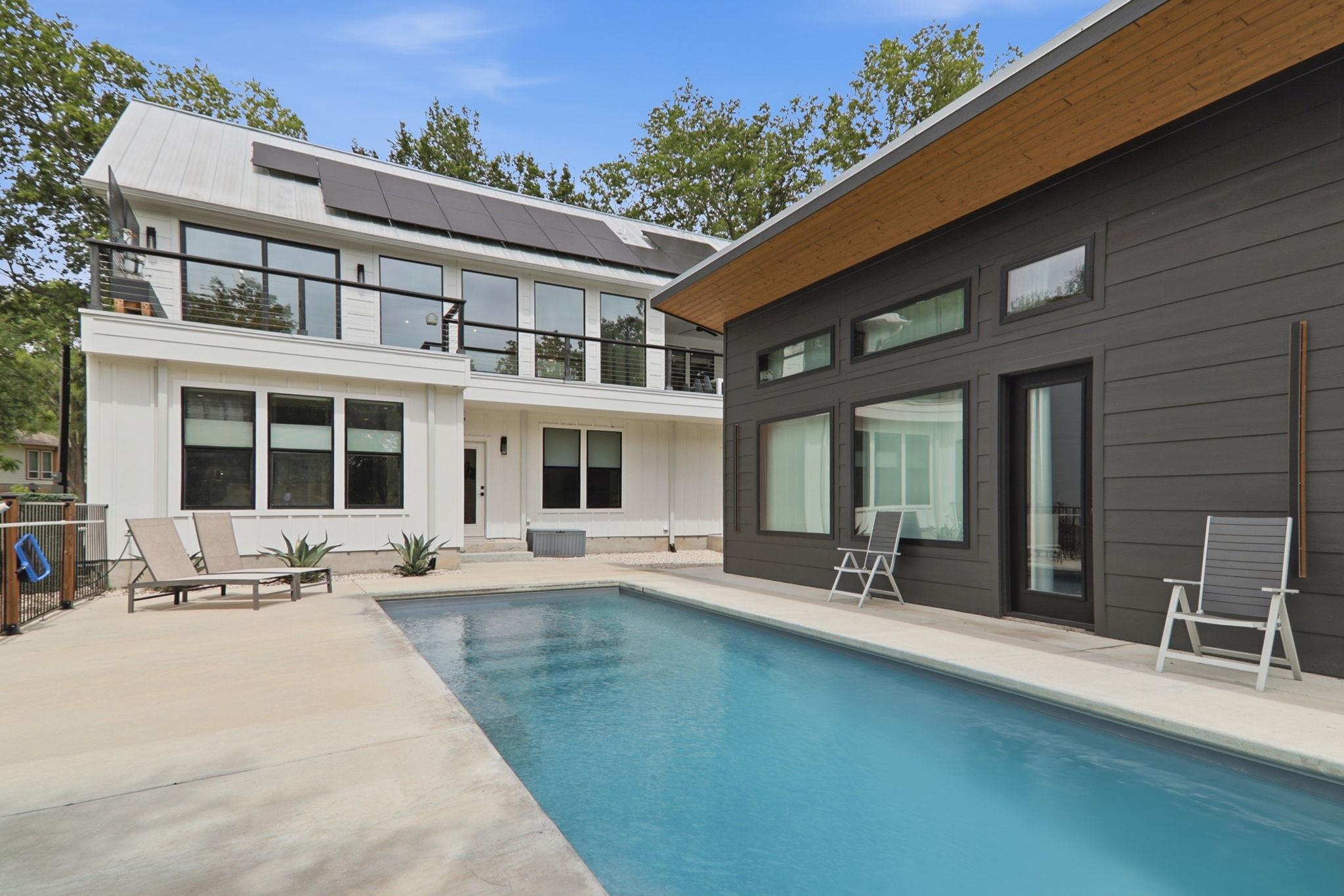 201 Kahana Ln, Bastrop, TX 78602