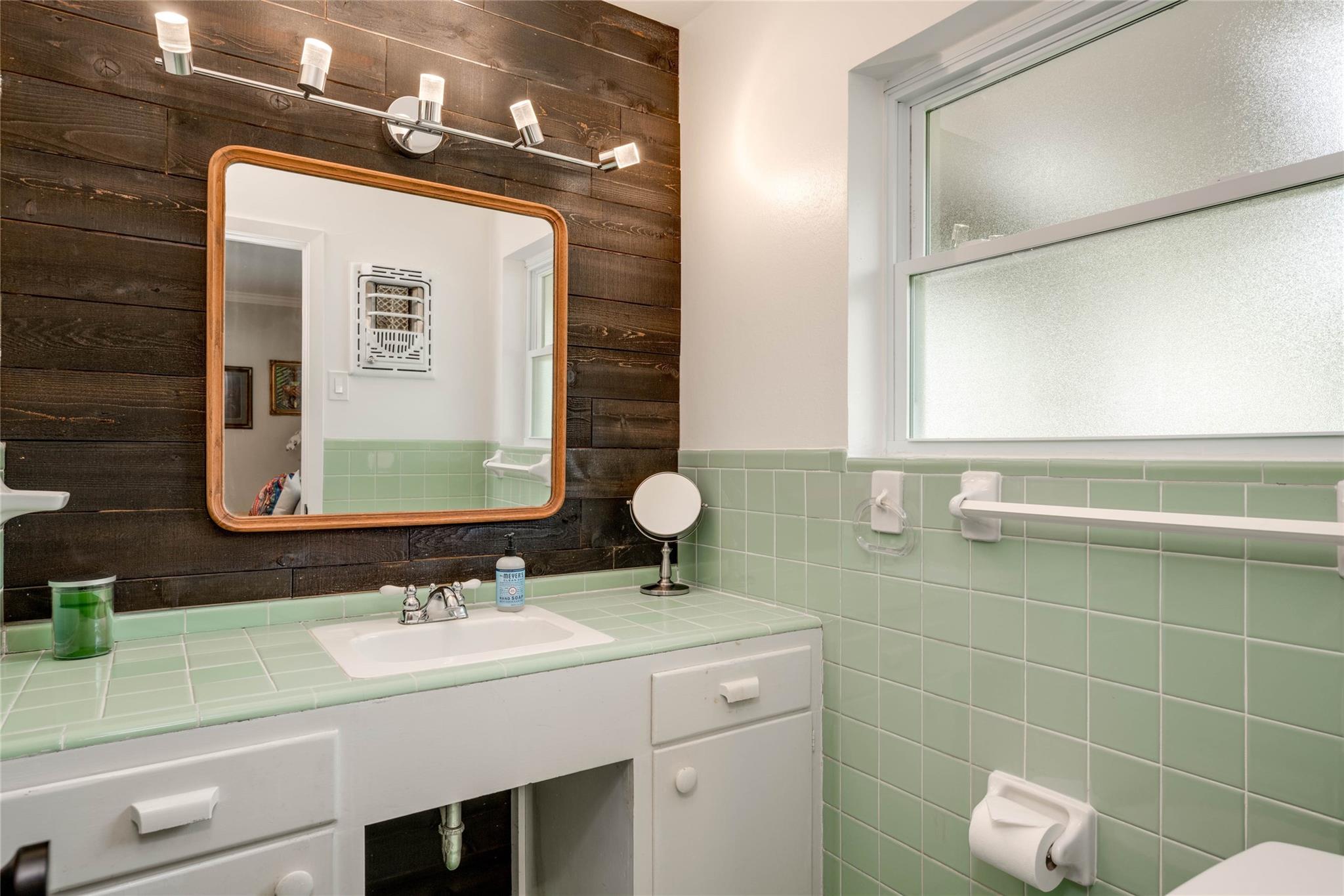 4716 Frontier Trl, Austin, TX 78745