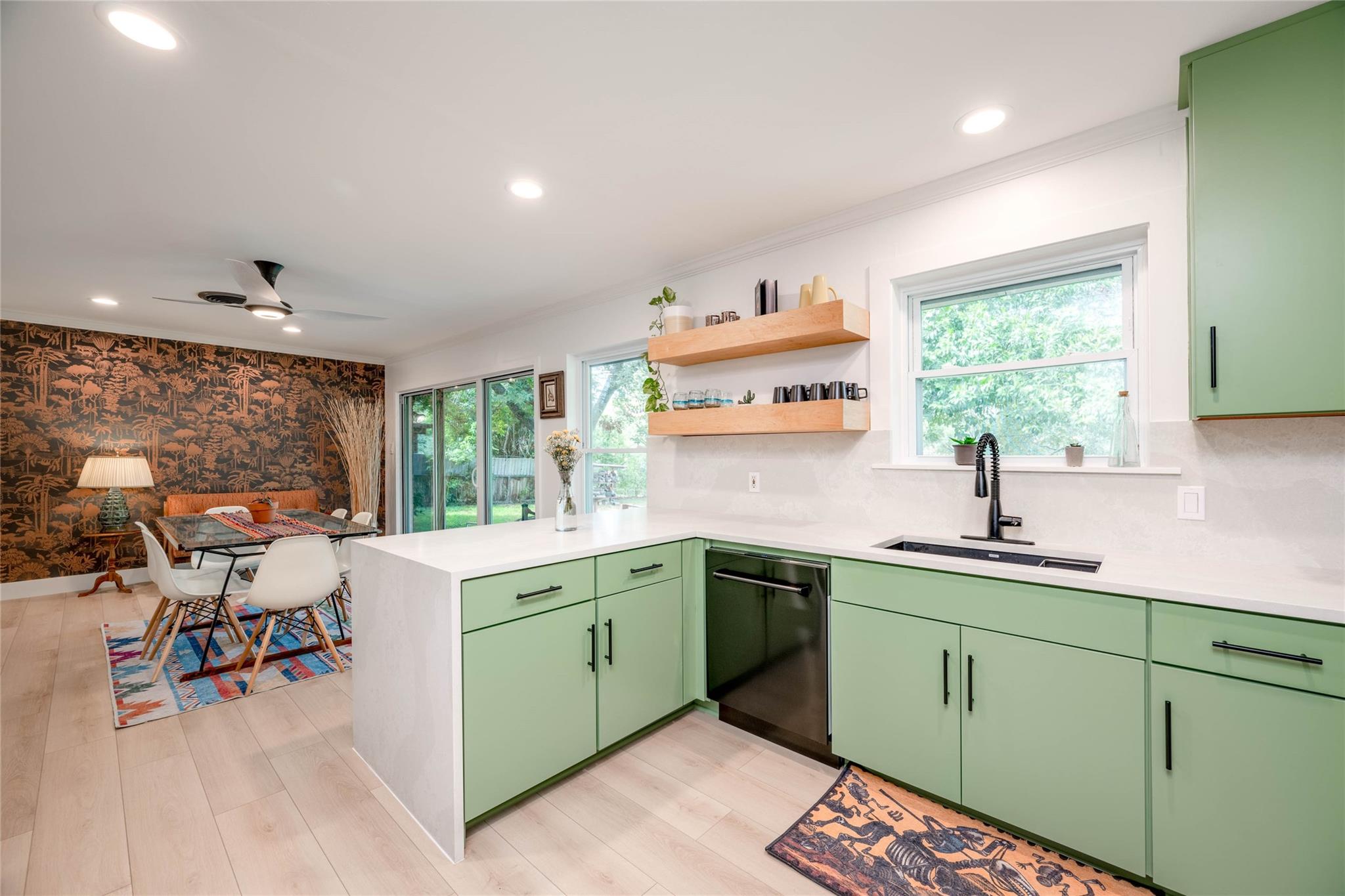 4716 Frontier Trl, Austin, TX 78745