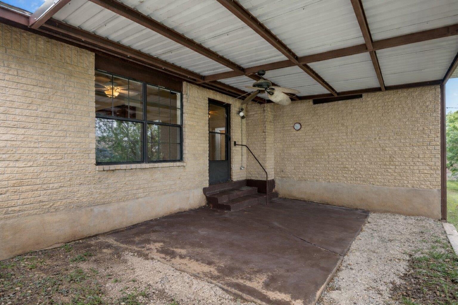 310 McClendon Dr, Elgin, TX 78621