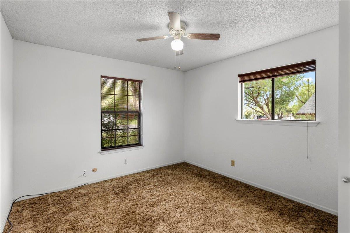 310 McClendon Dr, Elgin, TX 78621