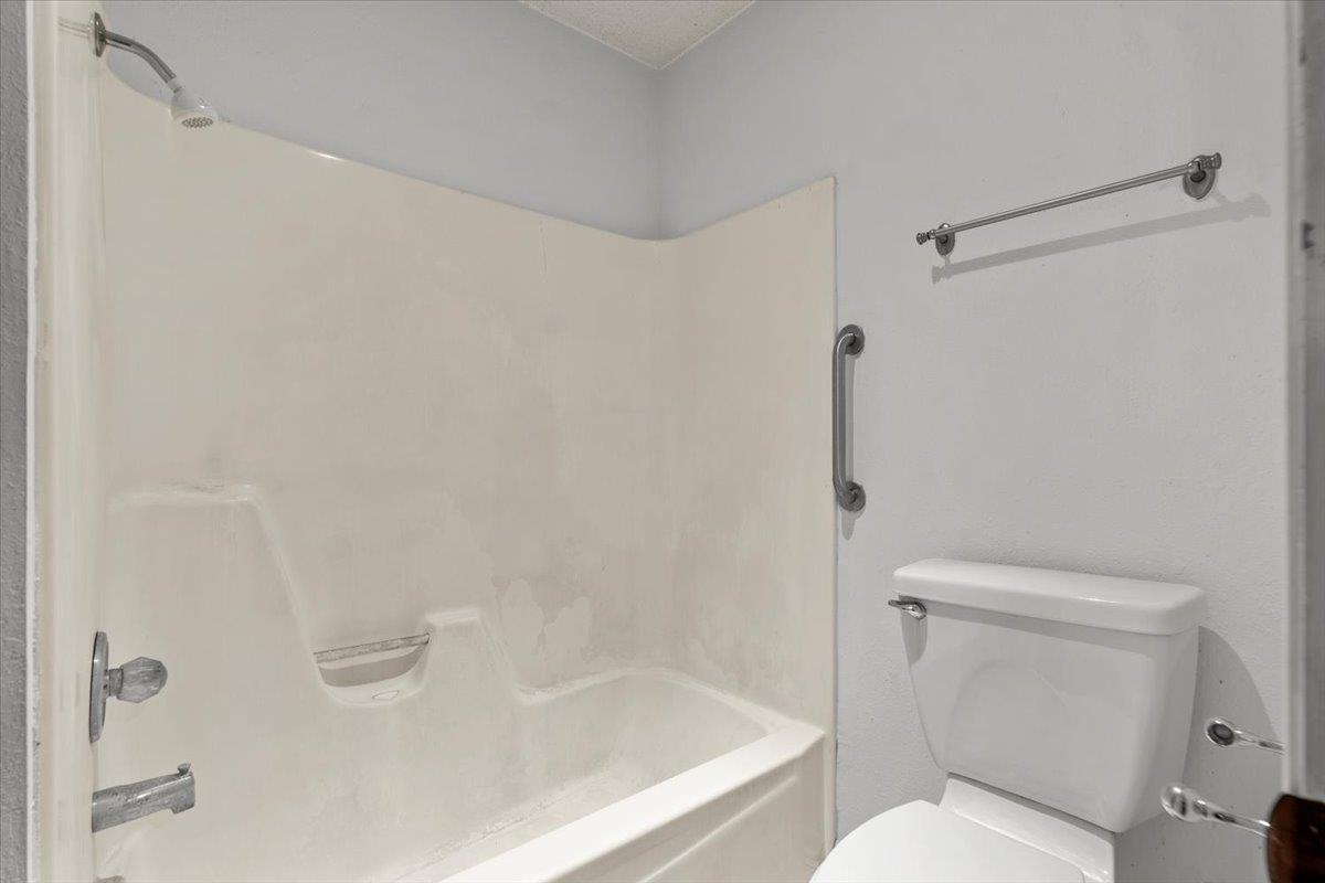 310 McClendon Dr, Elgin, TX 78621