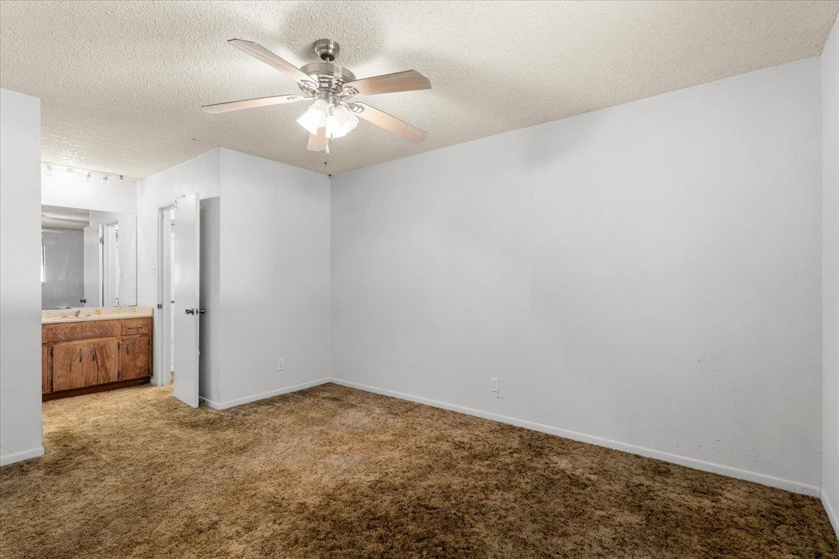 310 McClendon Dr, Elgin, TX 78621