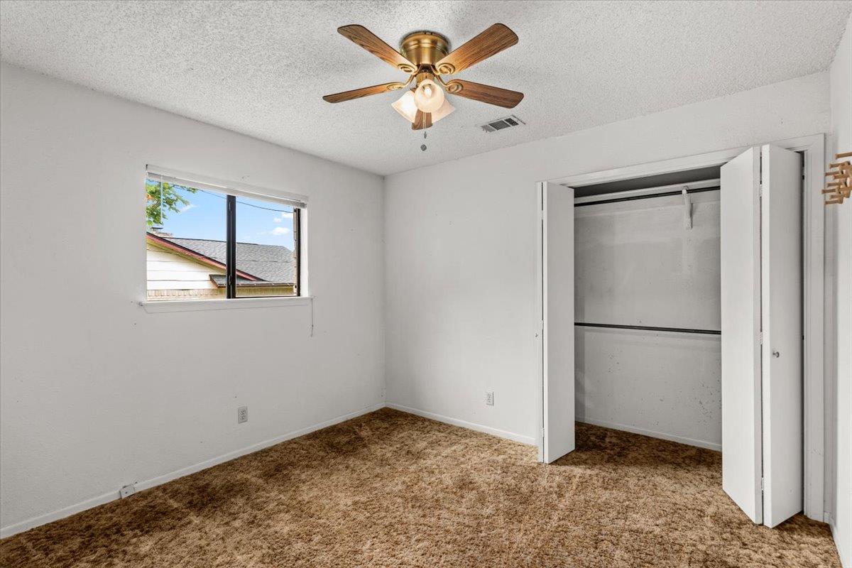 310 McClendon Dr, Elgin, TX 78621