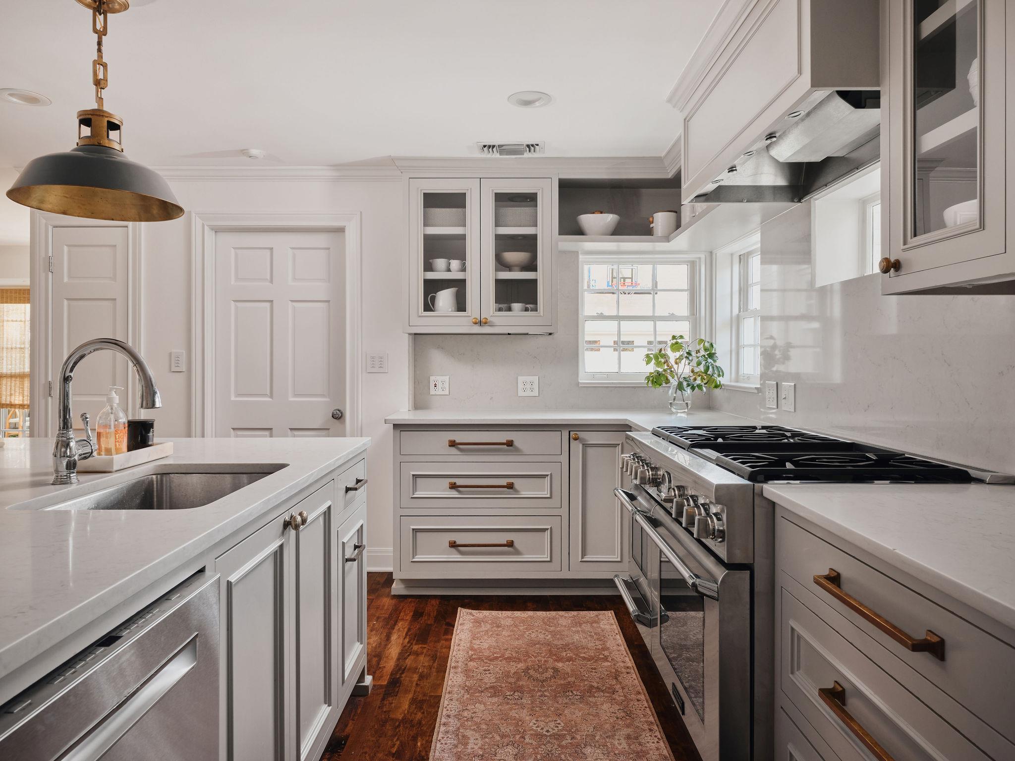 2412 Jarratt Ave, Austin, TX 78703