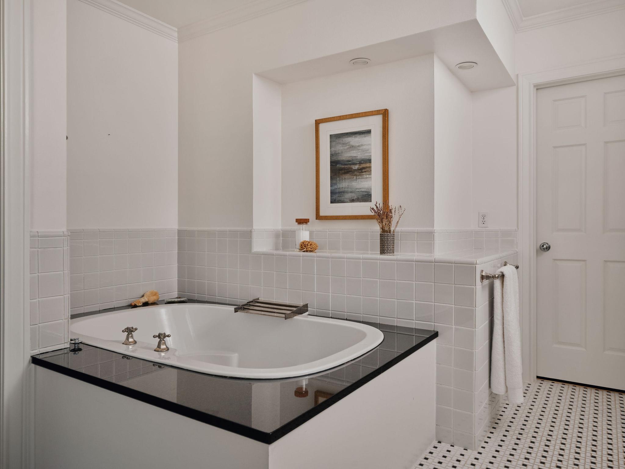 2412 Jarratt Ave, Austin, TX 78703