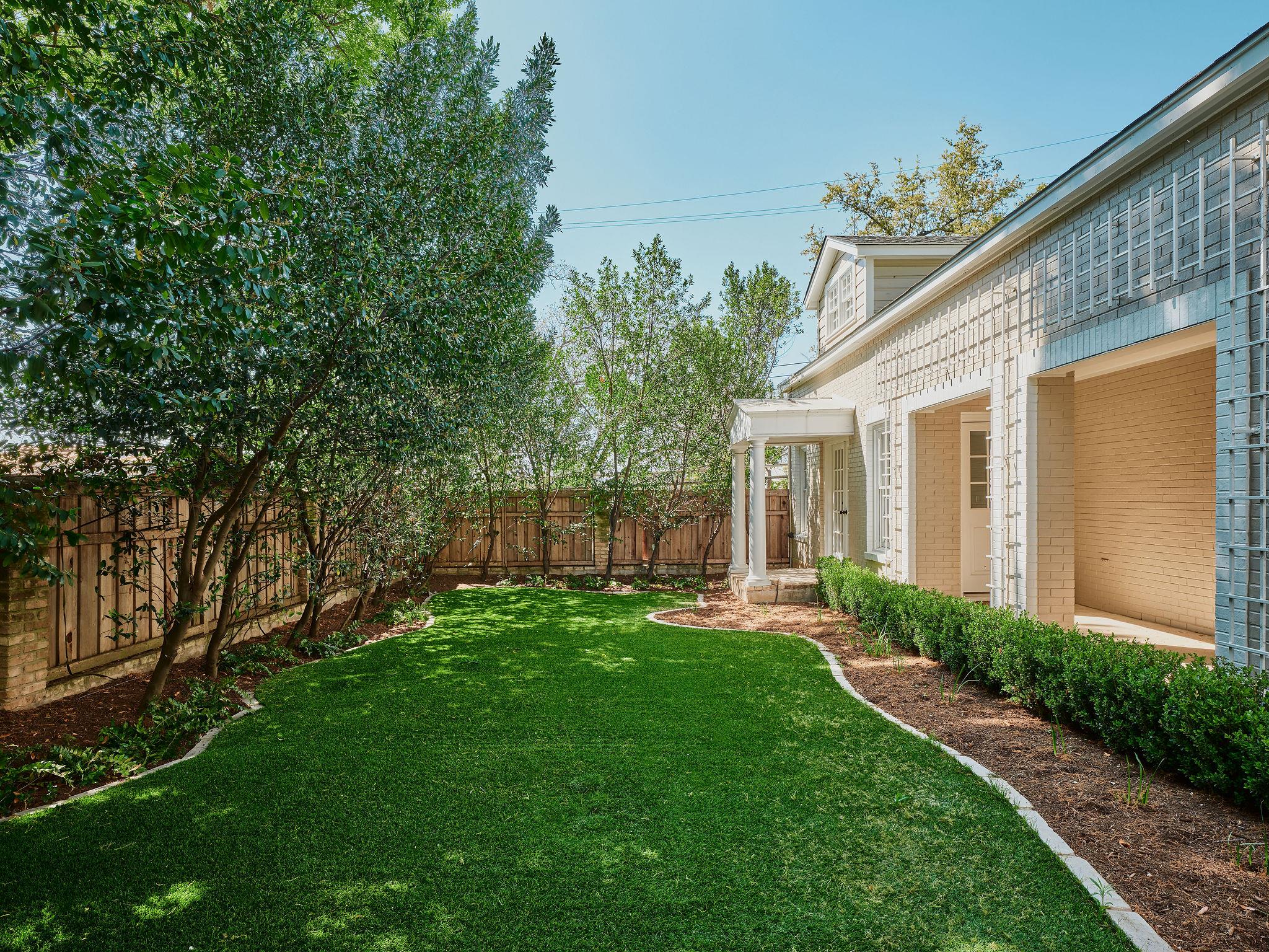 2412 Jarratt Ave, Austin, TX 78703