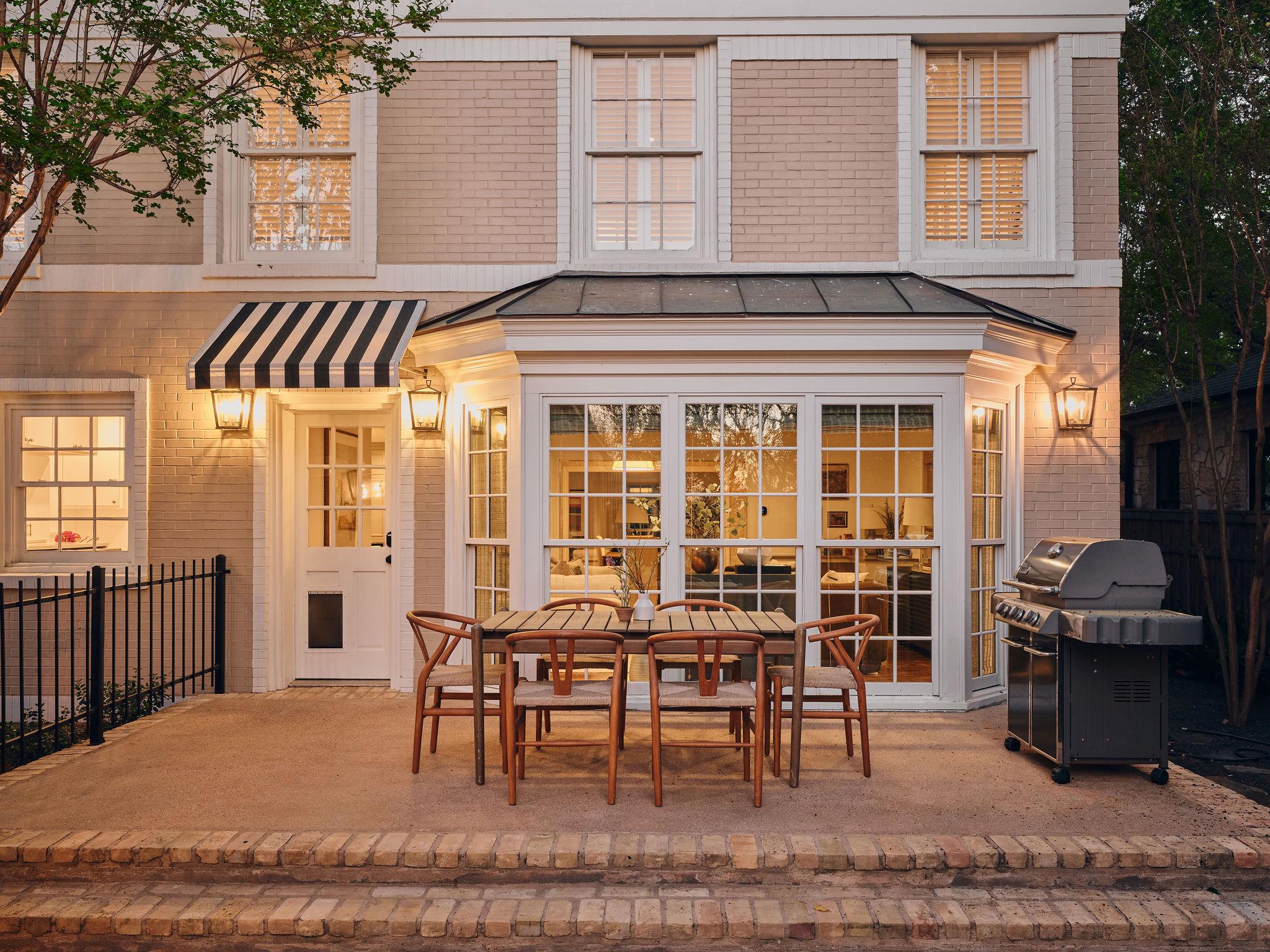 2412 Jarratt Ave, Austin, TX 78703