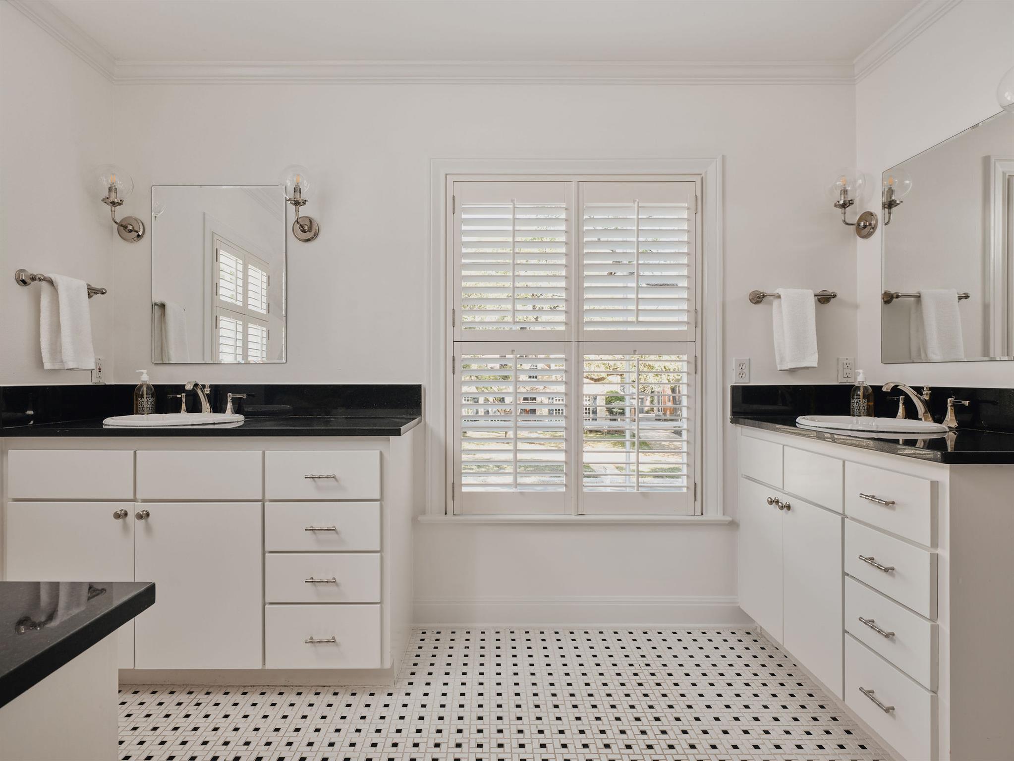 2412 Jarratt Ave, Austin, TX 78703