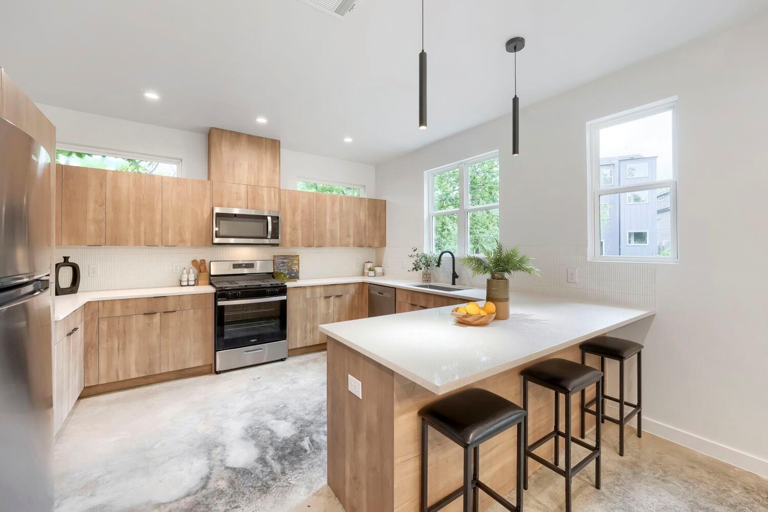 4805 Sara Dr, Austin, TX 78721