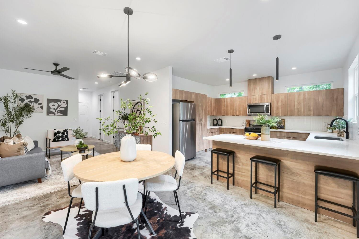 4805 Sara Dr, Austin, TX 78721