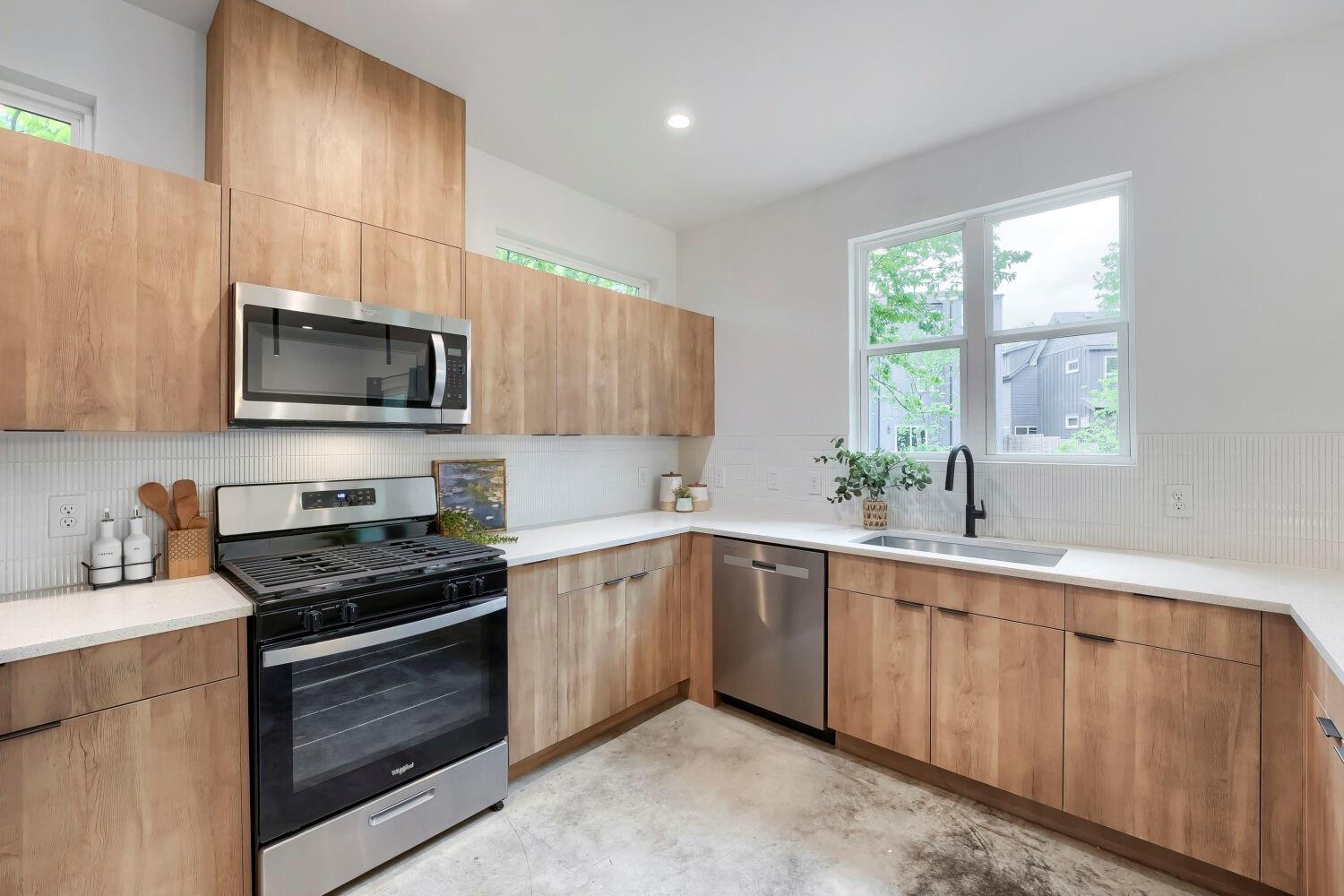 4805 Sara Dr, Austin, TX 78721