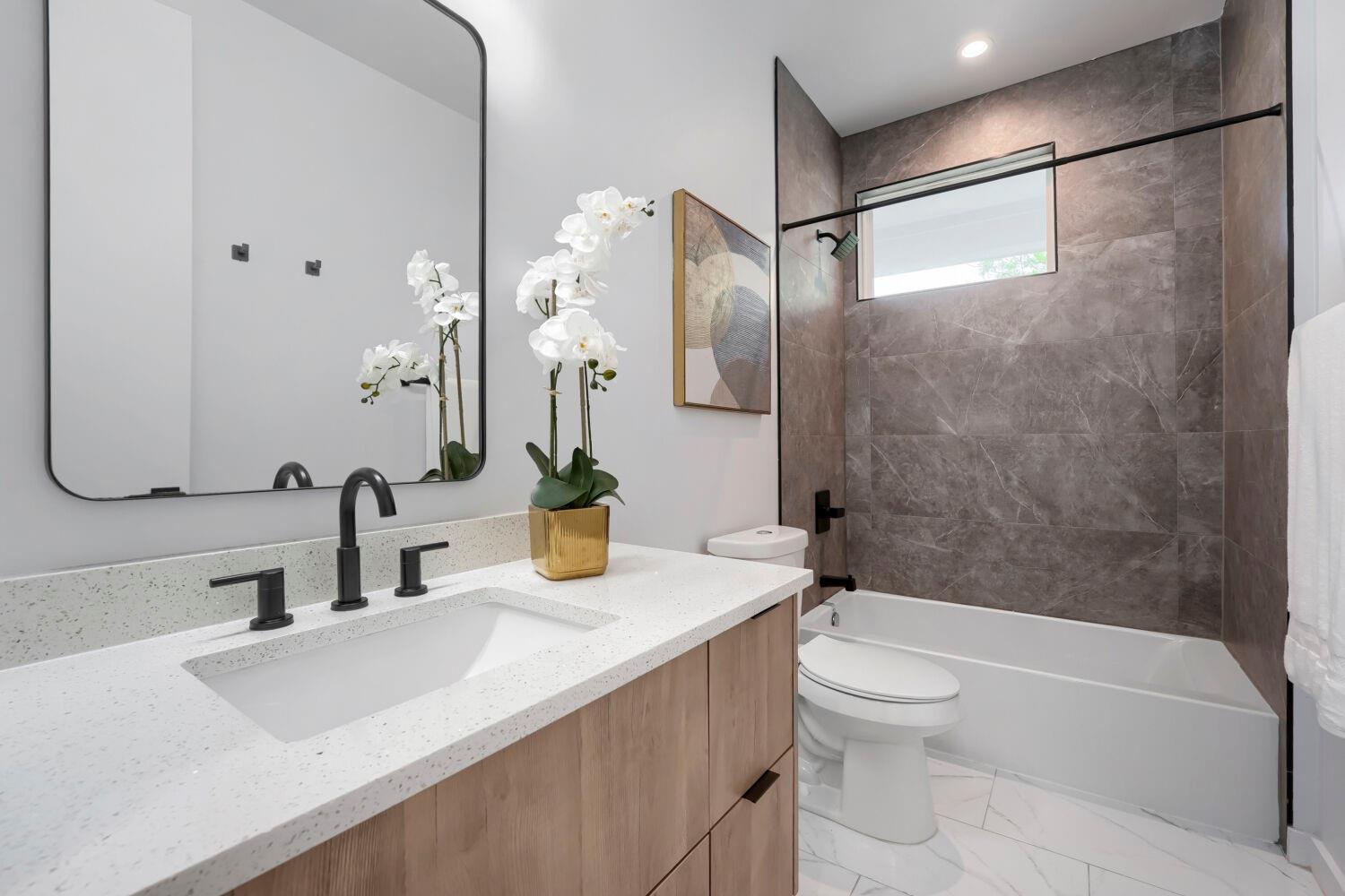 4805 Sara Dr, Austin, TX 78721