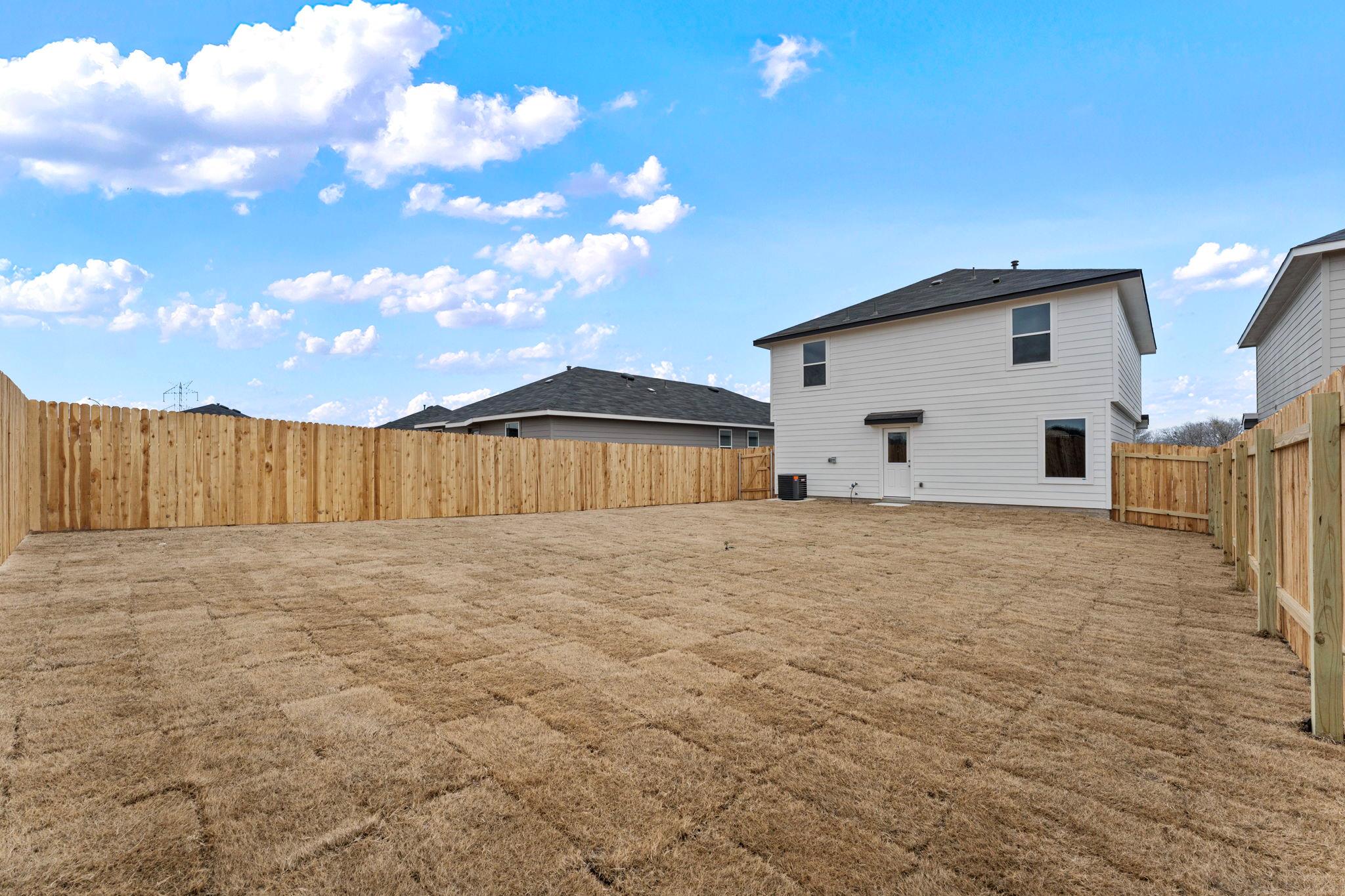 134 Langston Dr, Maxwell, TX 78640