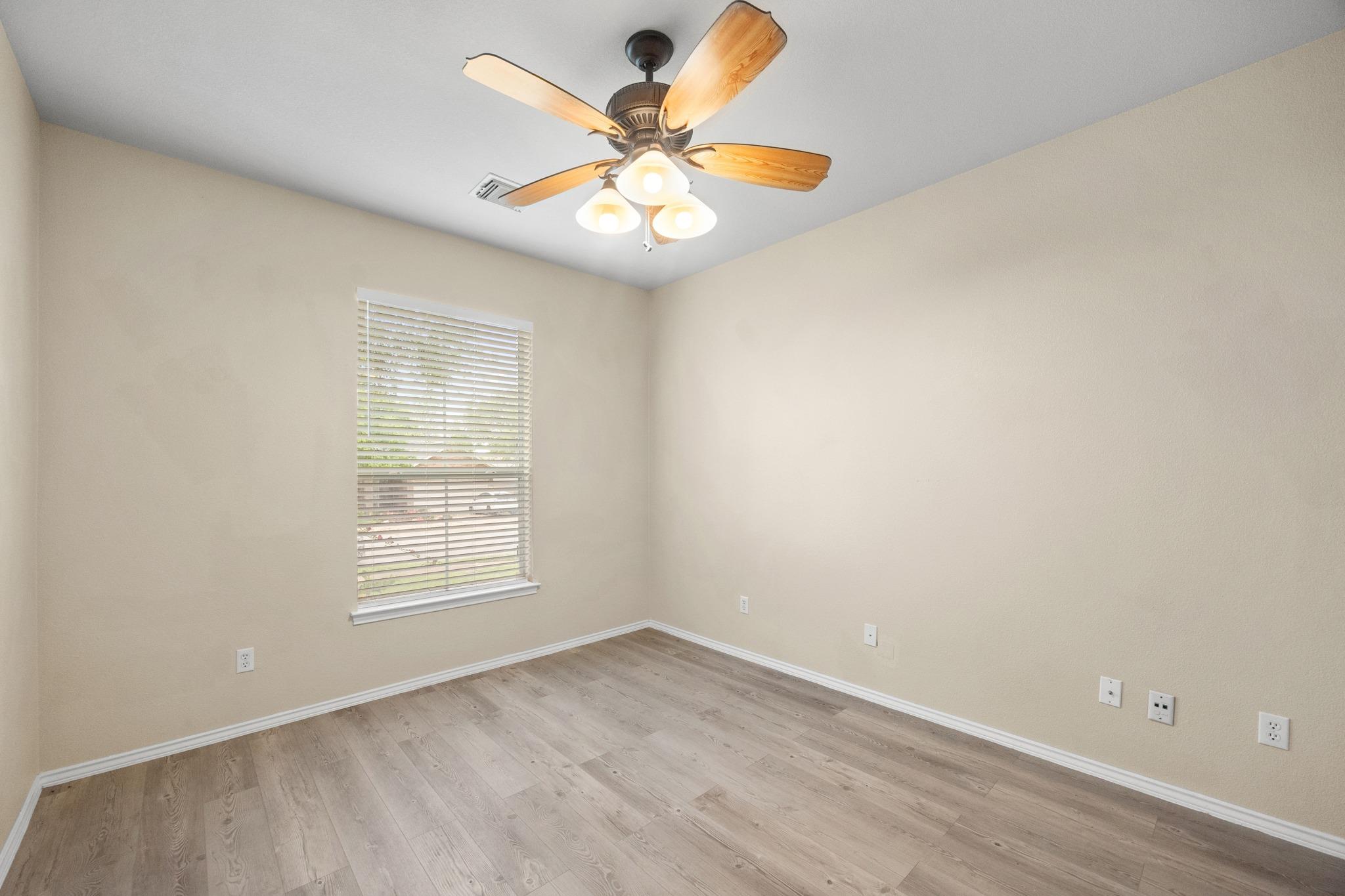 306 Olmos Dr, Leander, TX 78641