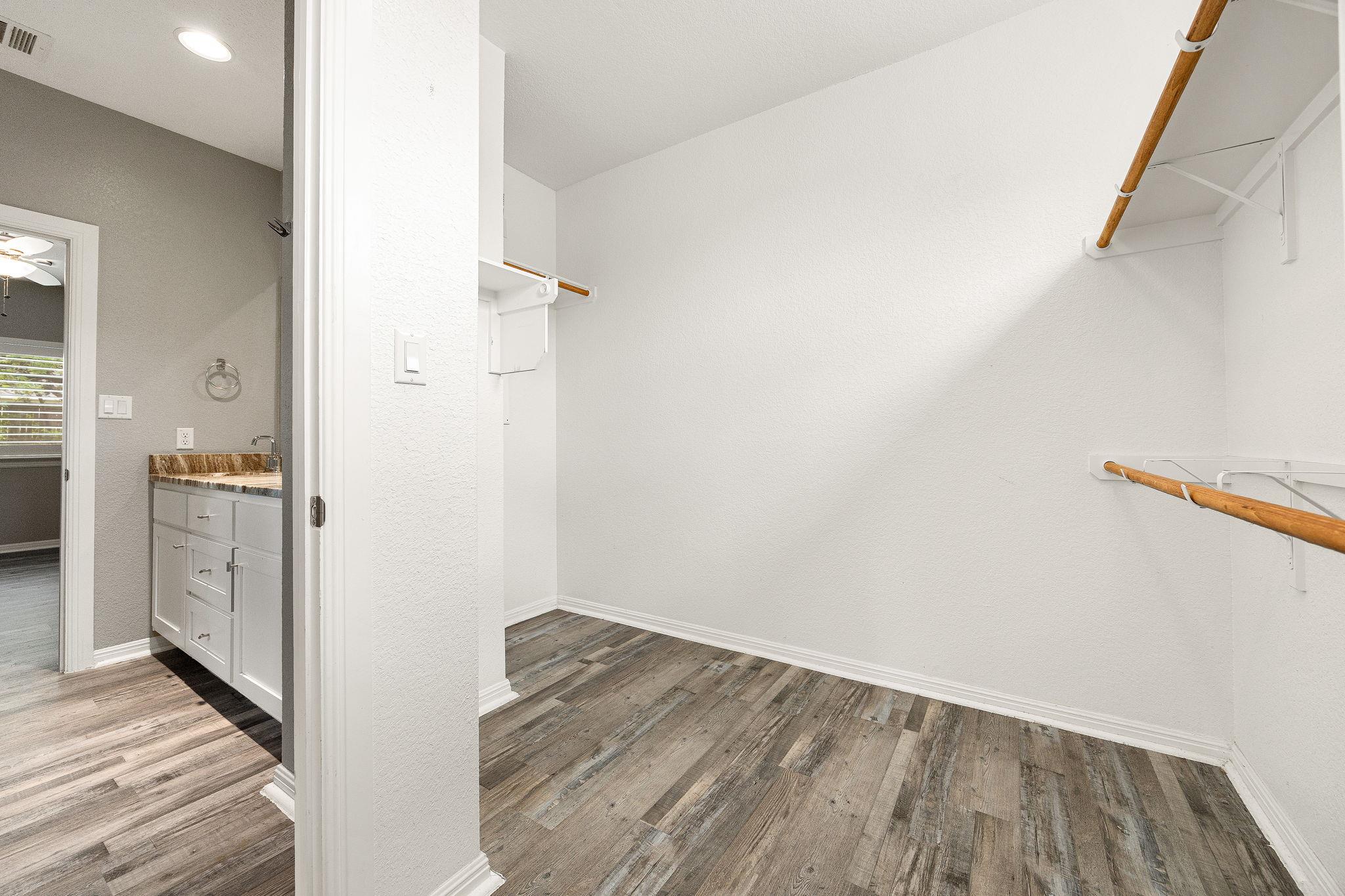 20601 Buckskin Rdg, Lago Vista, TX 78645