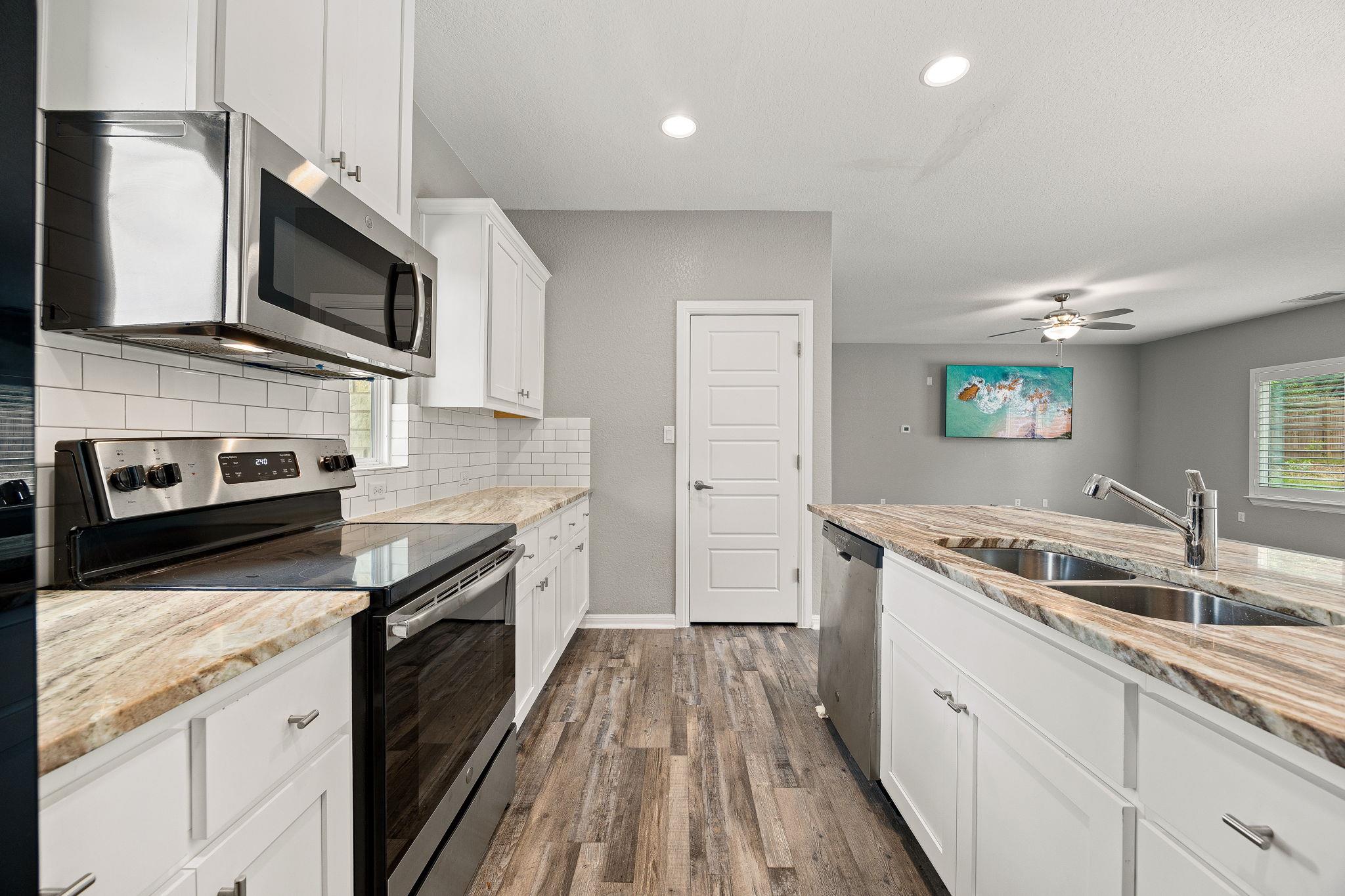 20601 Buckskin Rdg, Lago Vista, TX 78645