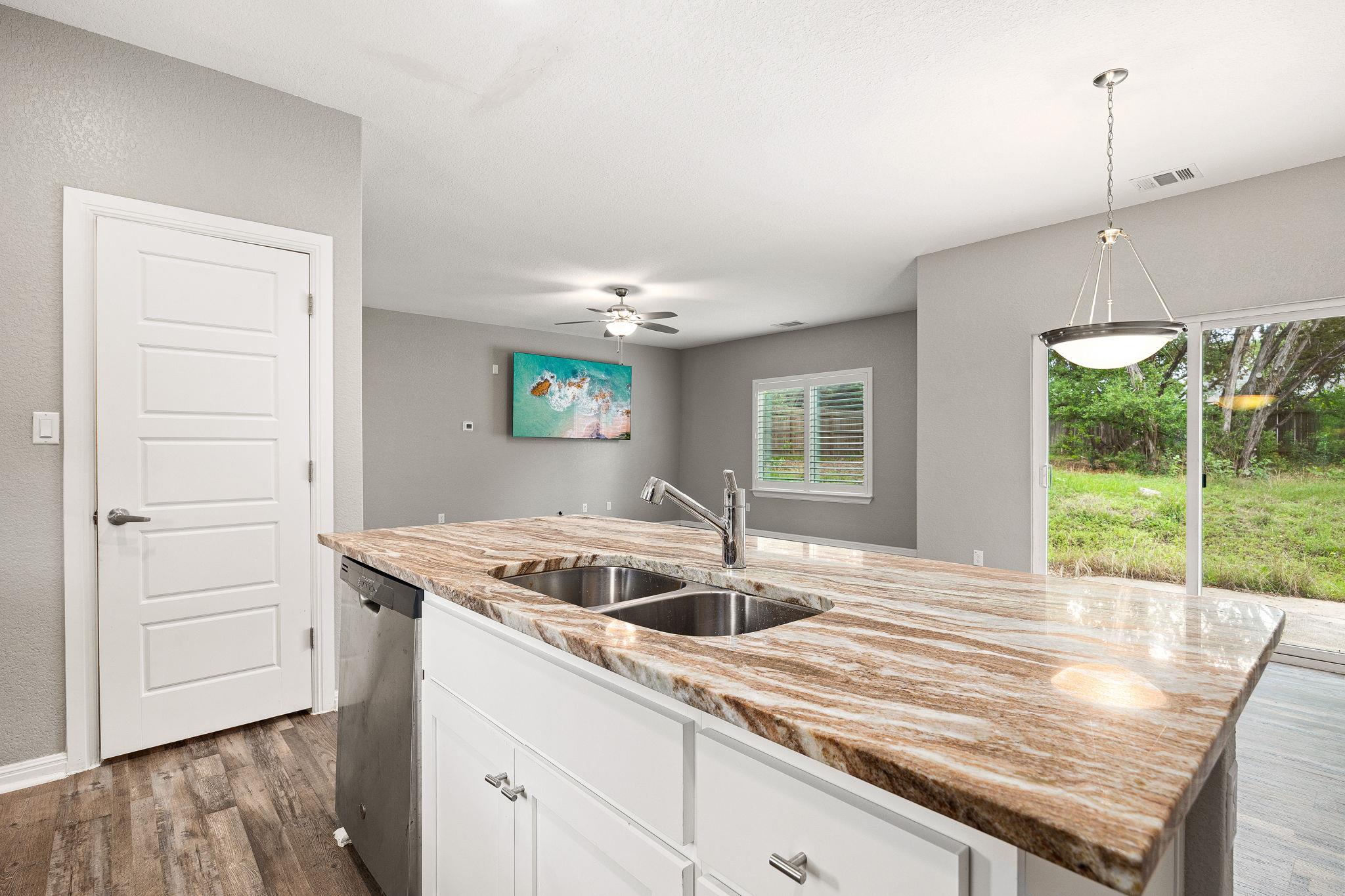 20601 Buckskin Rdg, Lago Vista, TX 78645