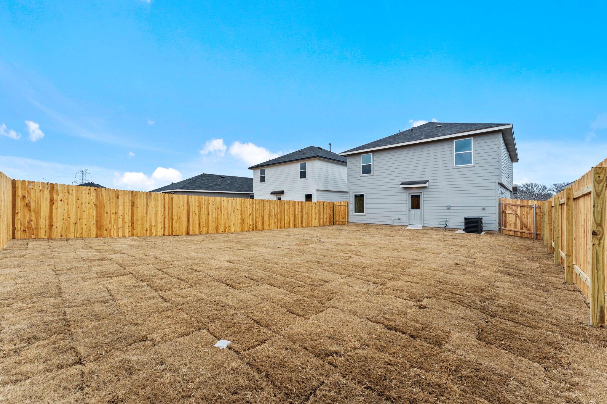 140 Langston Dr, Maxwell, TX 78640