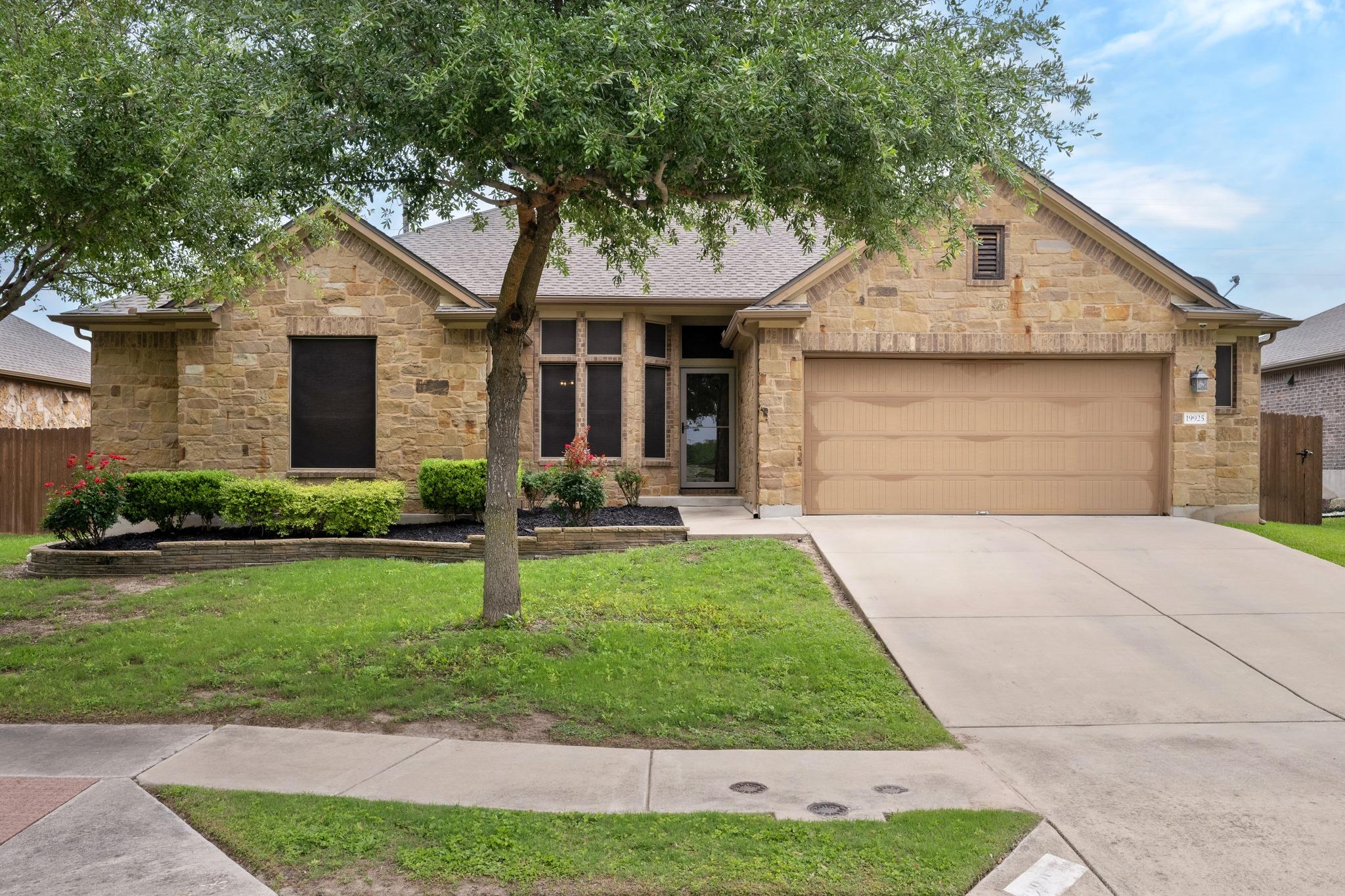 19925 Needle Pine Dr, Round Rock, TX 78664
