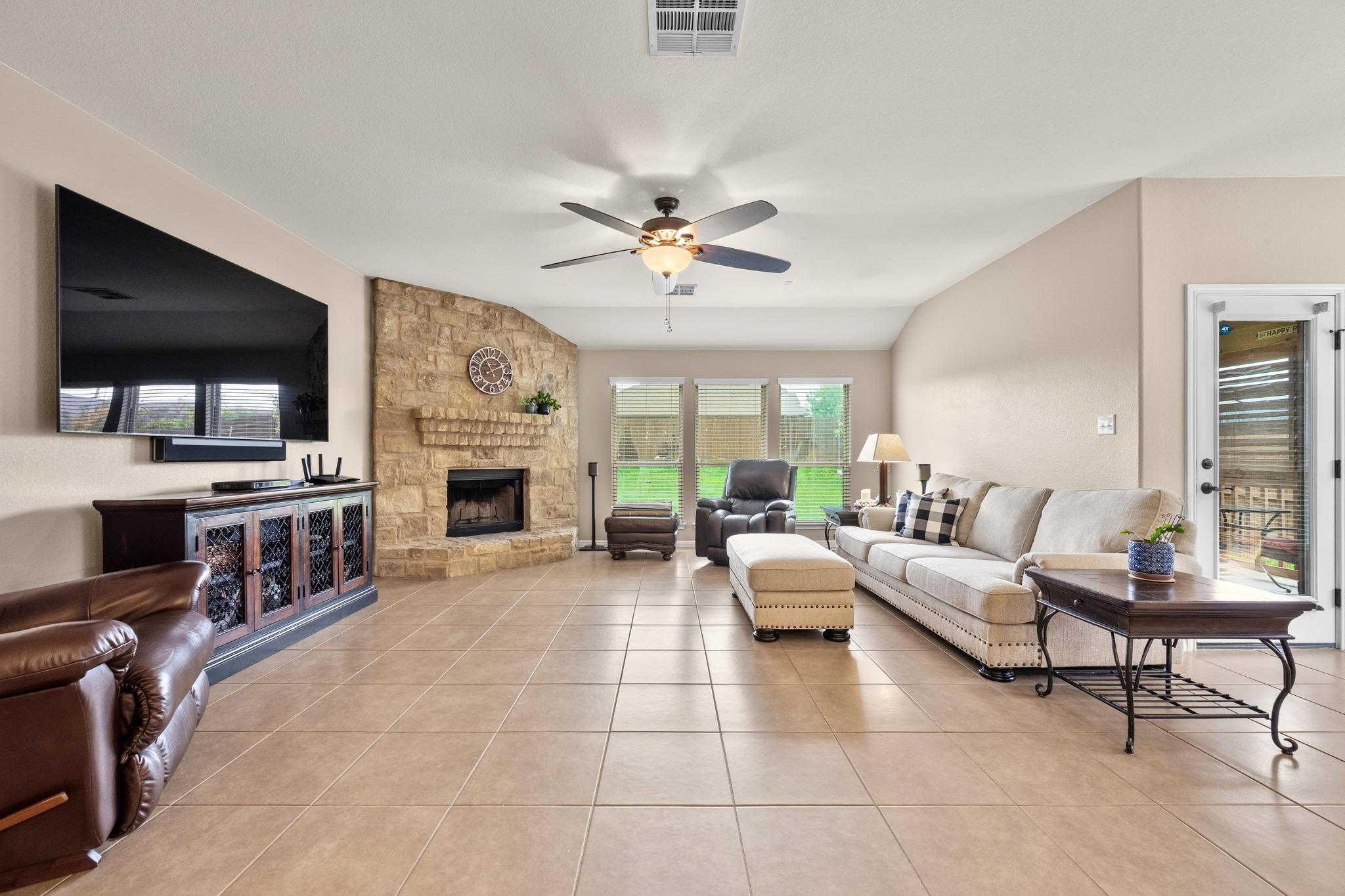 19925 Needle Pine Dr, Round Rock, TX 78664