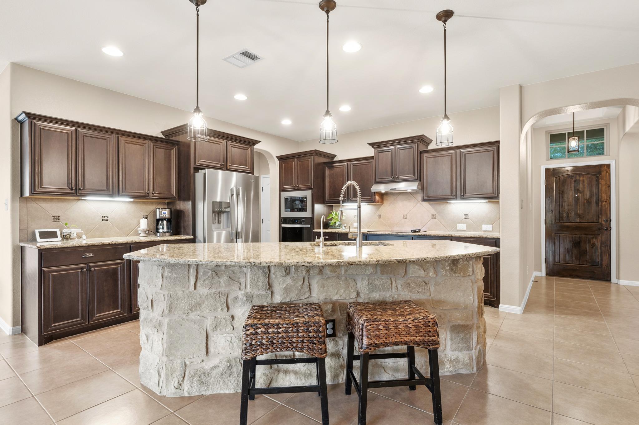 19925 Needle Pine Dr, Round Rock, TX 78664