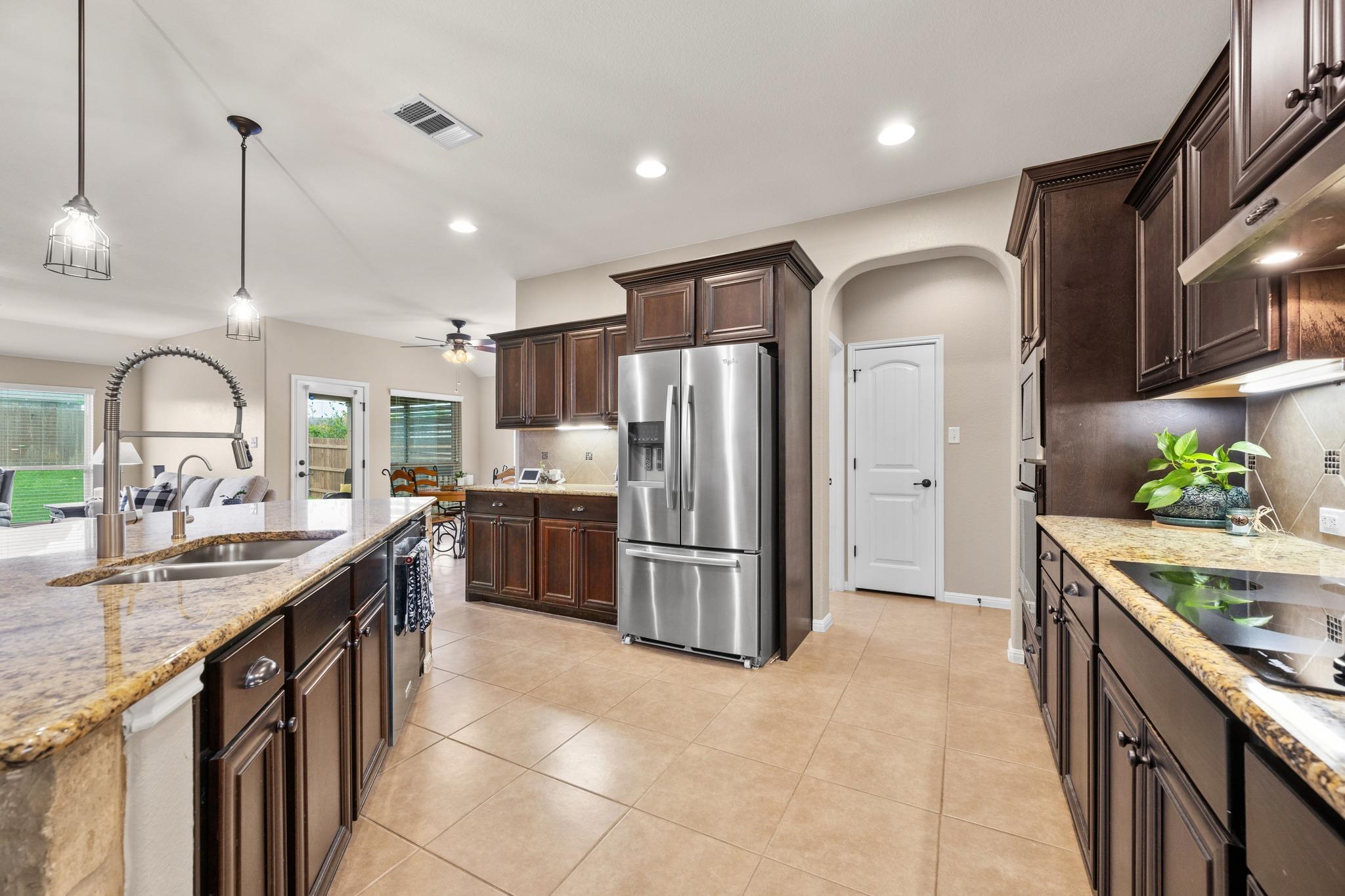 19925 Needle Pine Dr, Round Rock, TX 78664