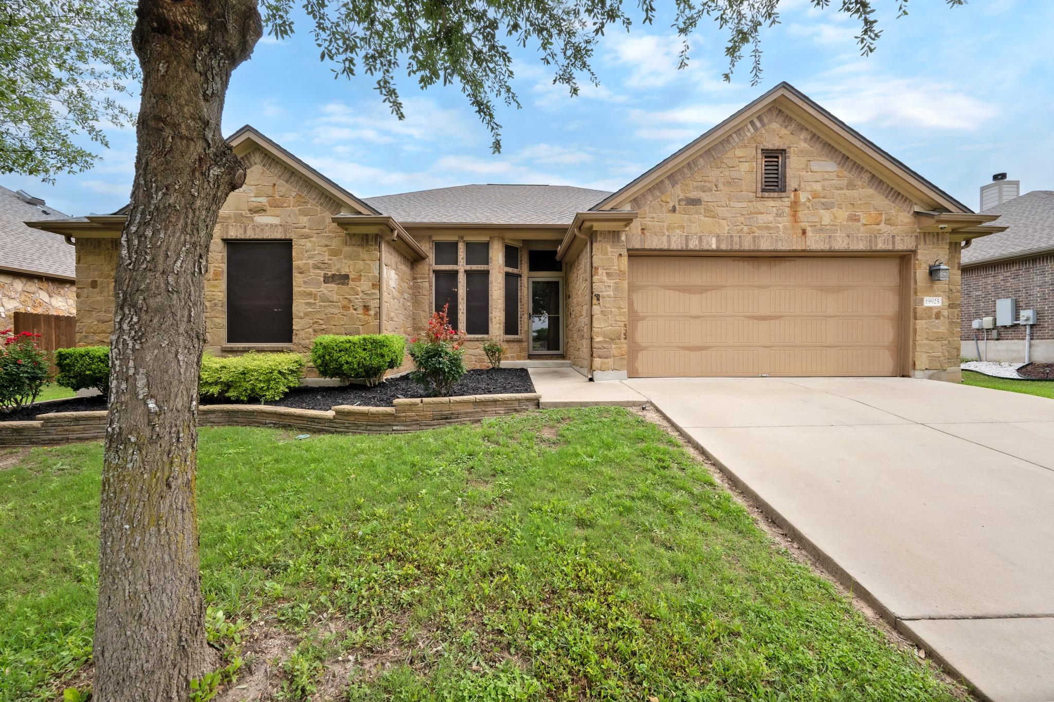 19925 Needle Pine Dr, Round Rock, TX 78664