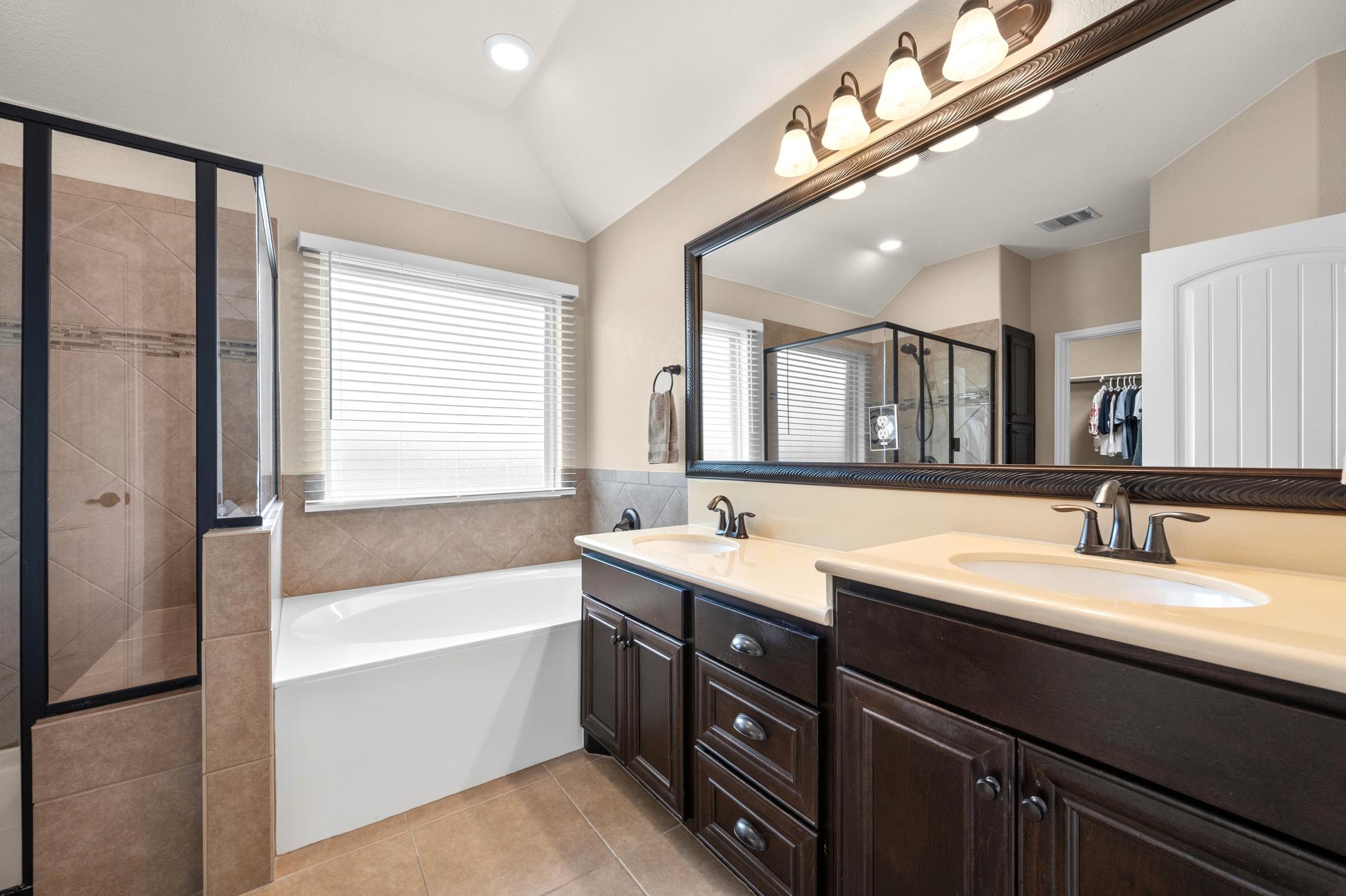 19925 Needle Pine Dr, Round Rock, TX 78664