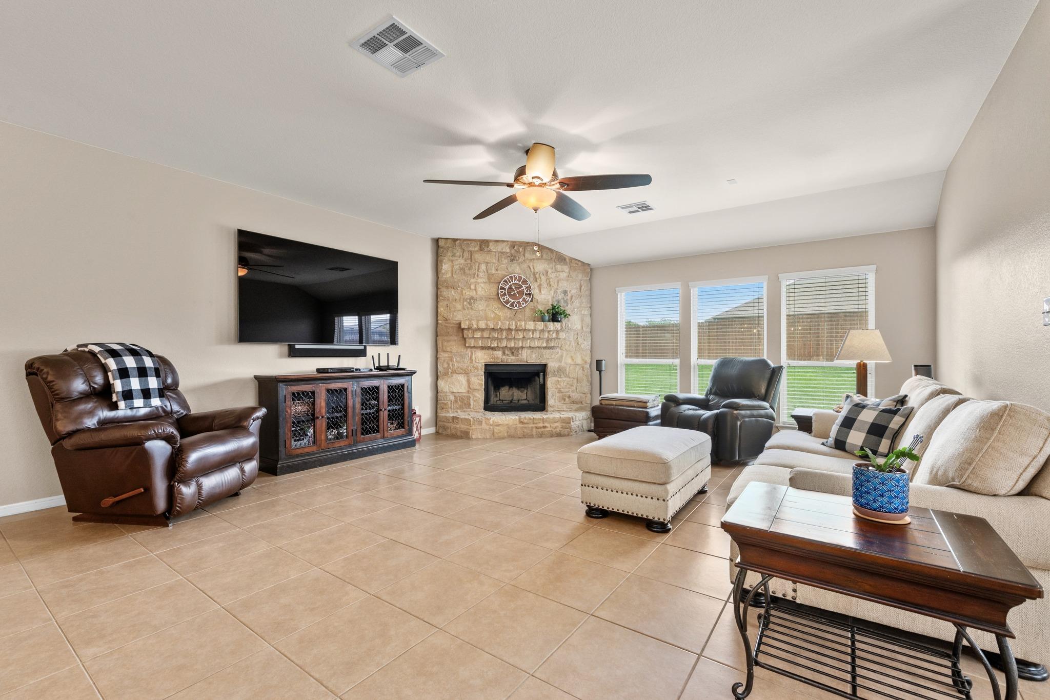 19925 Needle Pine Dr, Round Rock, TX 78664