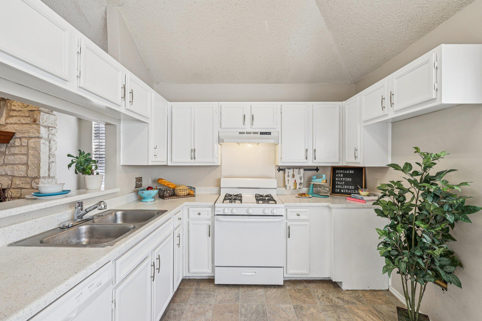 1503 Lantana Dr, Round Rock, TX 78664