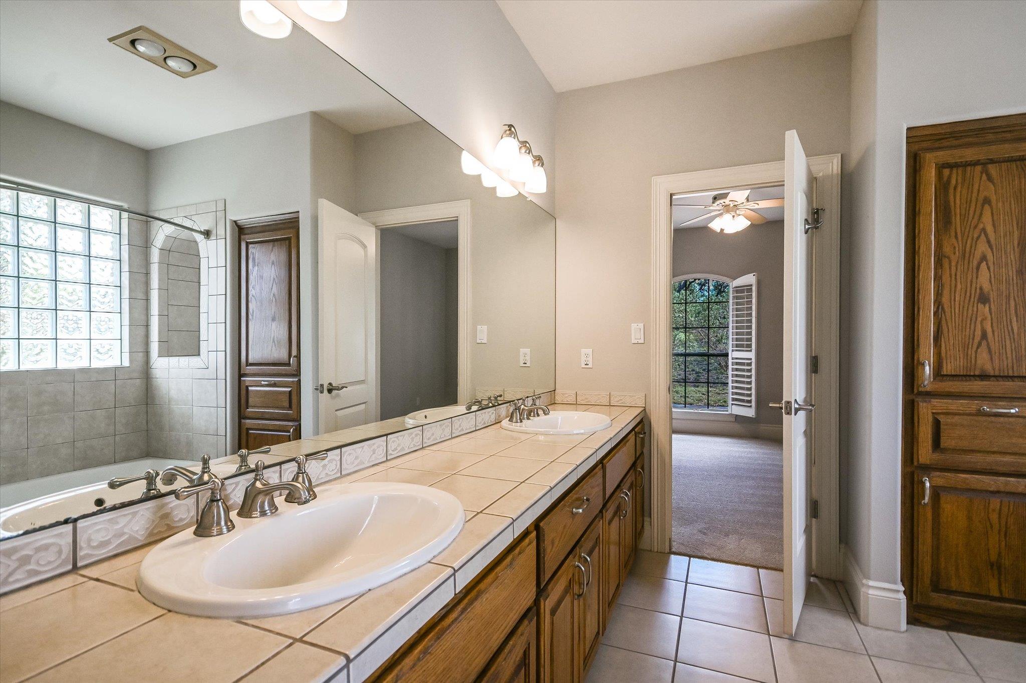 19620 Single Peak Cv, Spicewood, TX 78669