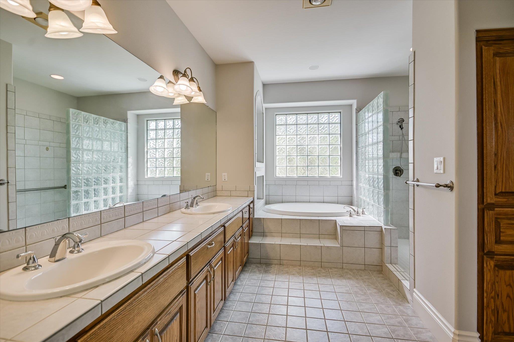 19620 Single Peak Cv, Spicewood, TX 78669