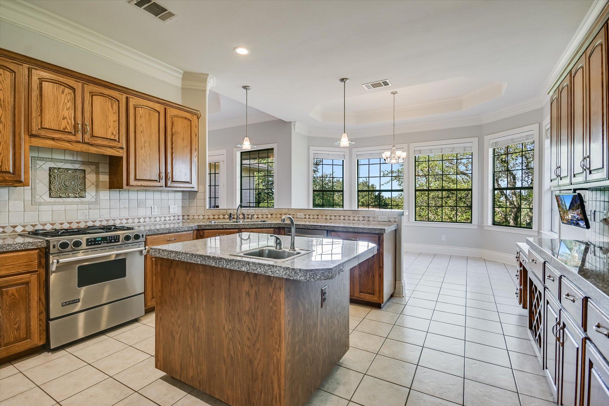 19620 Single Peak Cv, Spicewood, TX 78669