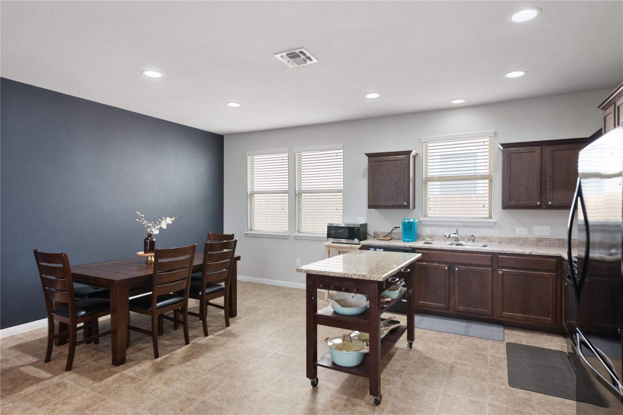 213 Sambar Dr, Buda, TX 78610