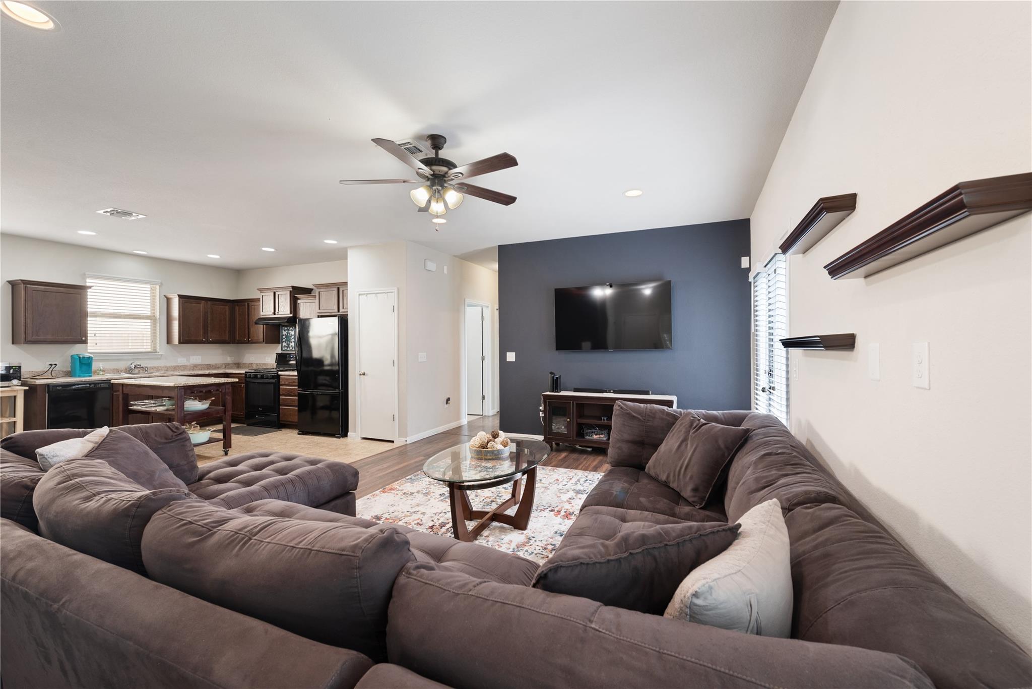 213 Sambar Dr, Buda, TX 78610