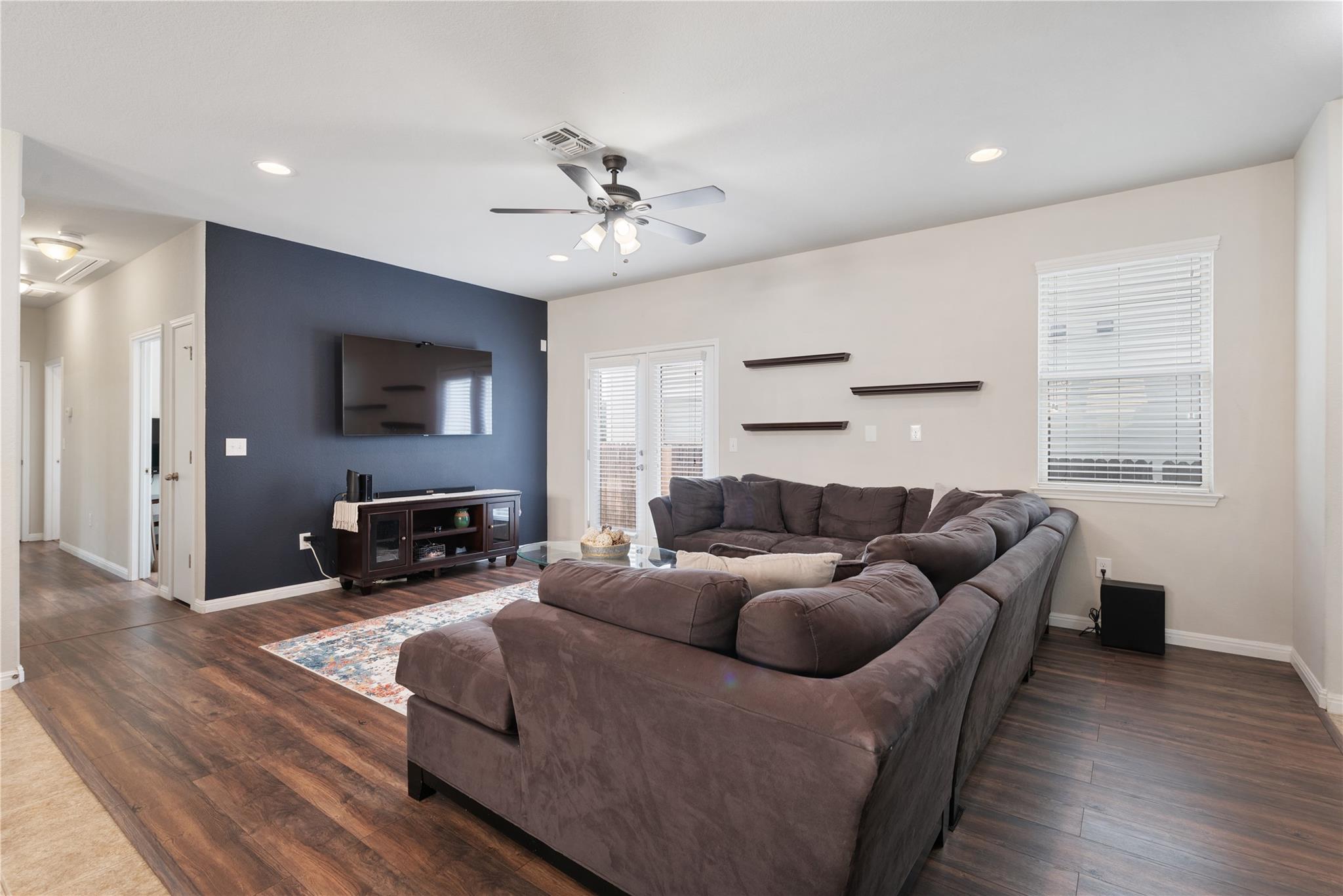 213 Sambar Dr, Buda, TX 78610