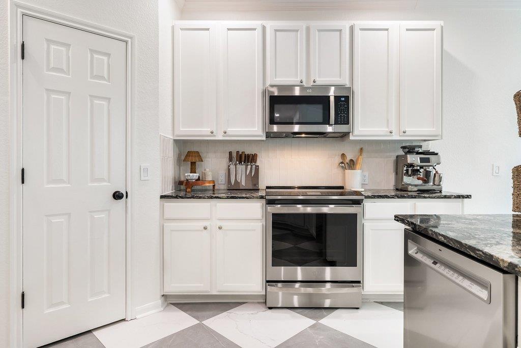 2720 Cascade Falls Dr, Austin, TX 78738