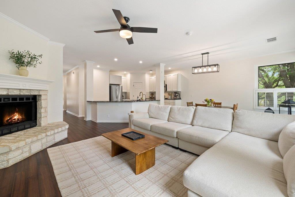 2720 Cascade Falls Dr, Austin, TX 78738