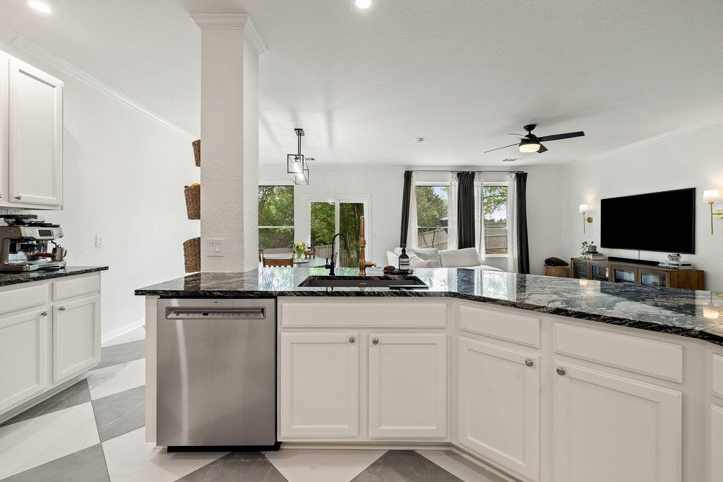 2720 Cascade Falls Dr, Austin, TX 78738