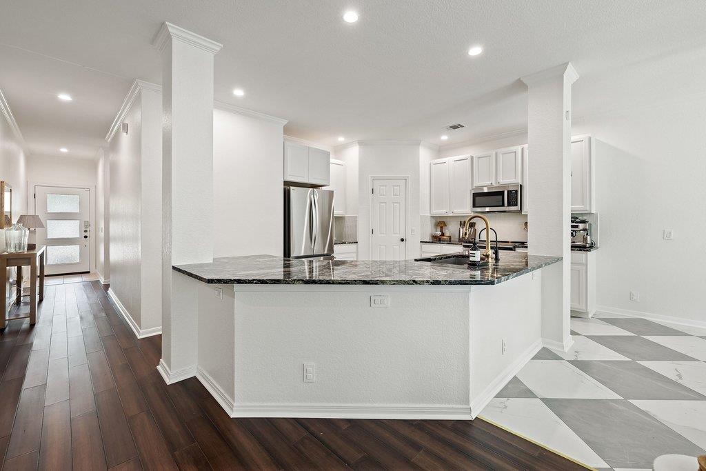 2720 Cascade Falls Dr, Austin, TX 78738