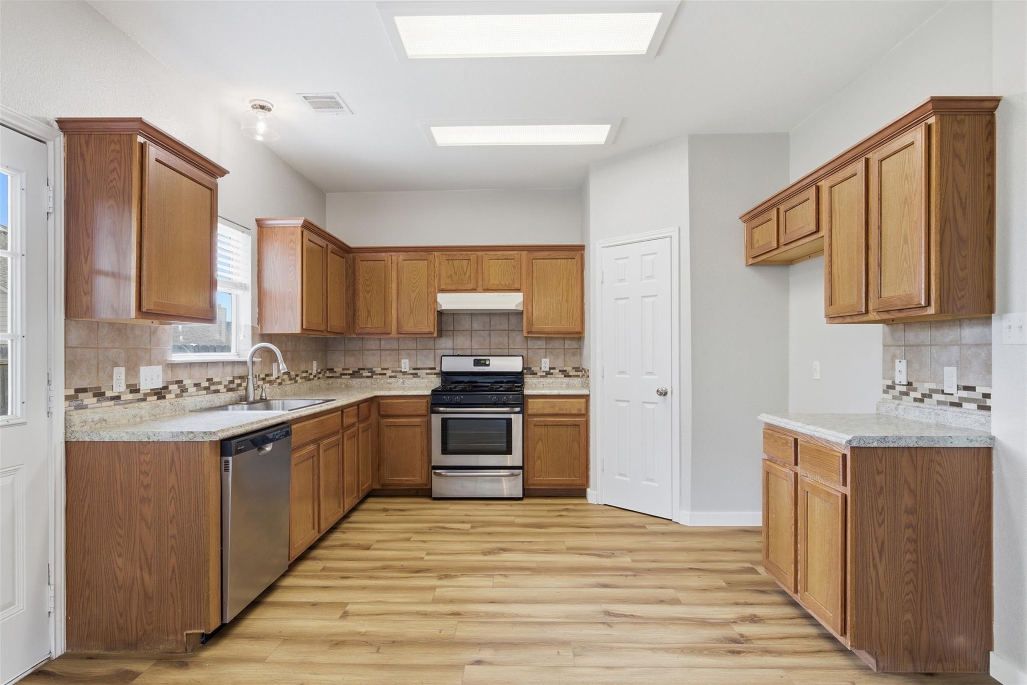 3901 Whitey Ford Way, Round Rock, TX 78665