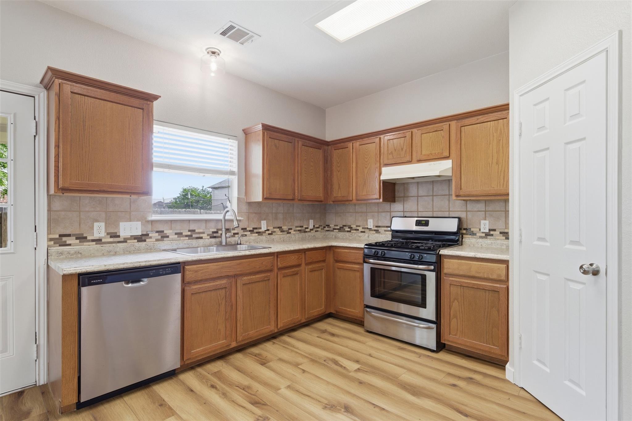 3901 Whitey Ford Way, Round Rock, TX 78665