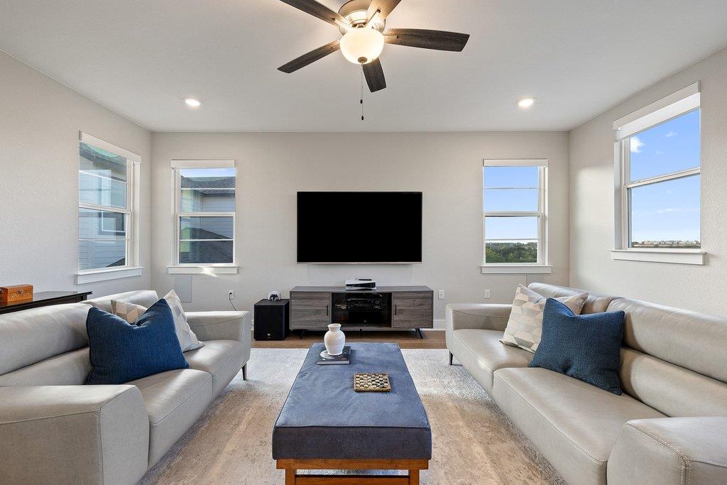 7337 Jument Dr, Austin, TX 78738