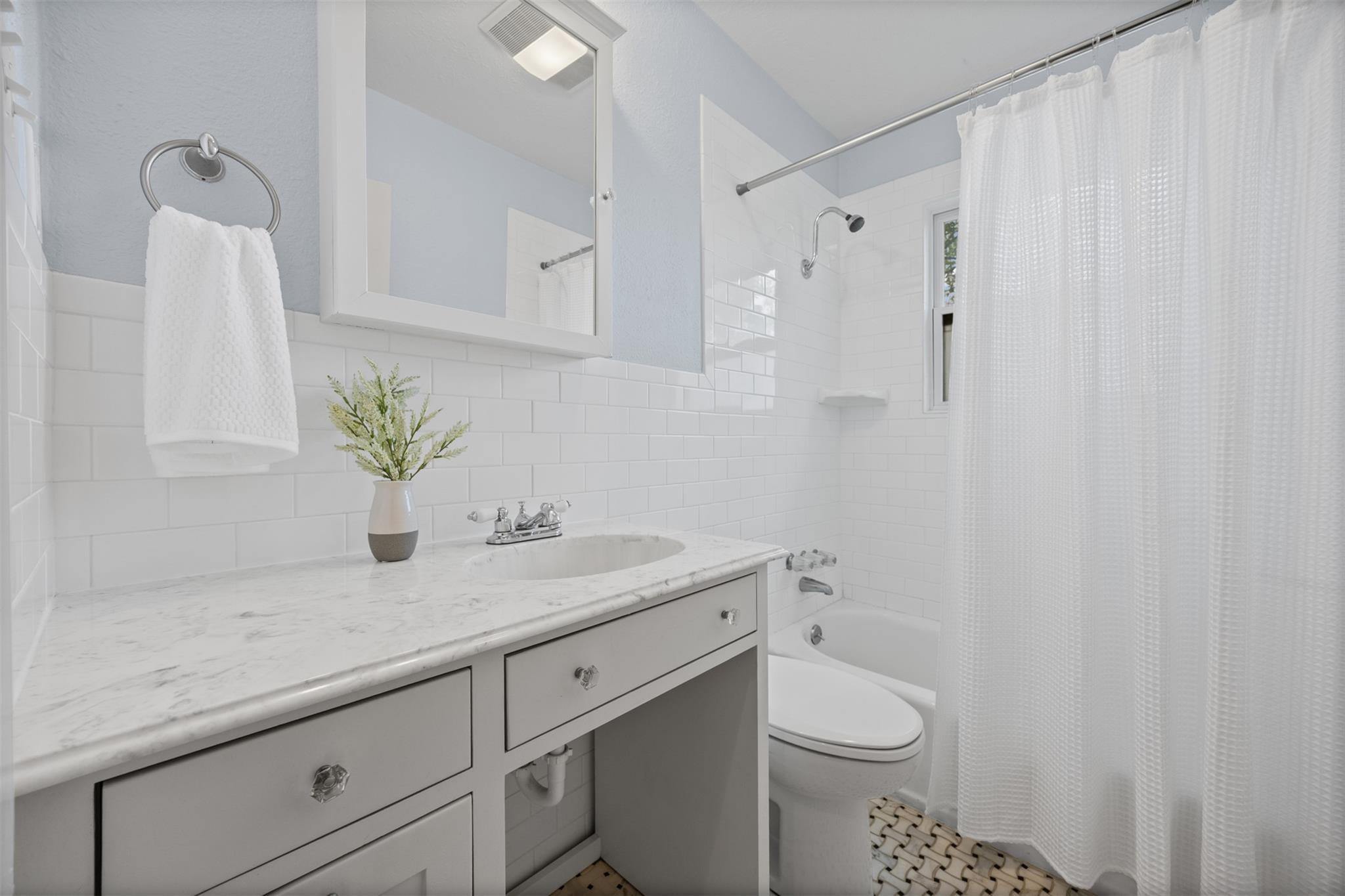 2403 S 2nd St, Austin, TX 78704