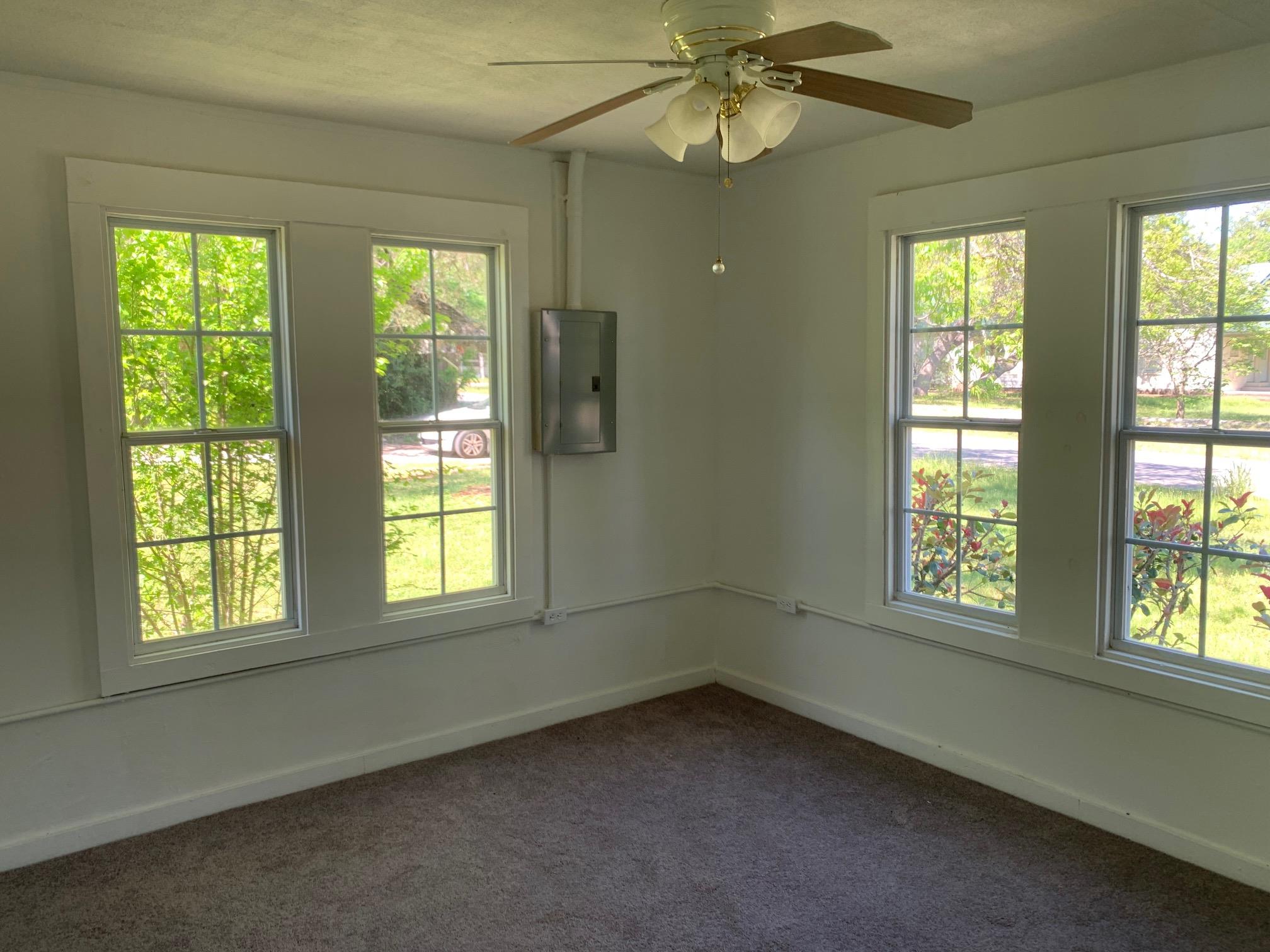 435 N West St, Bertram, TX 78605