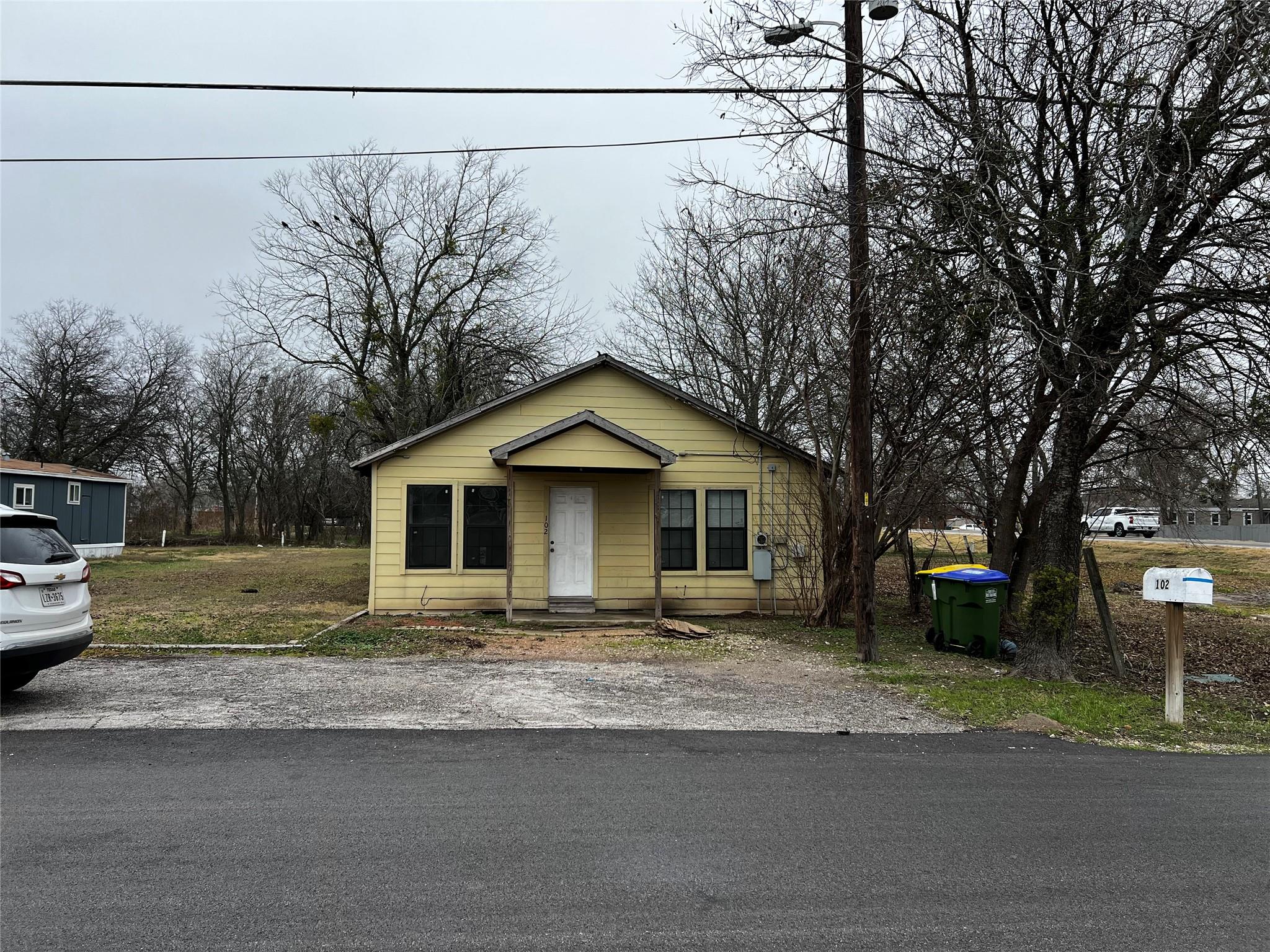 102 E Carrie Manor St, Manor, TX 78653